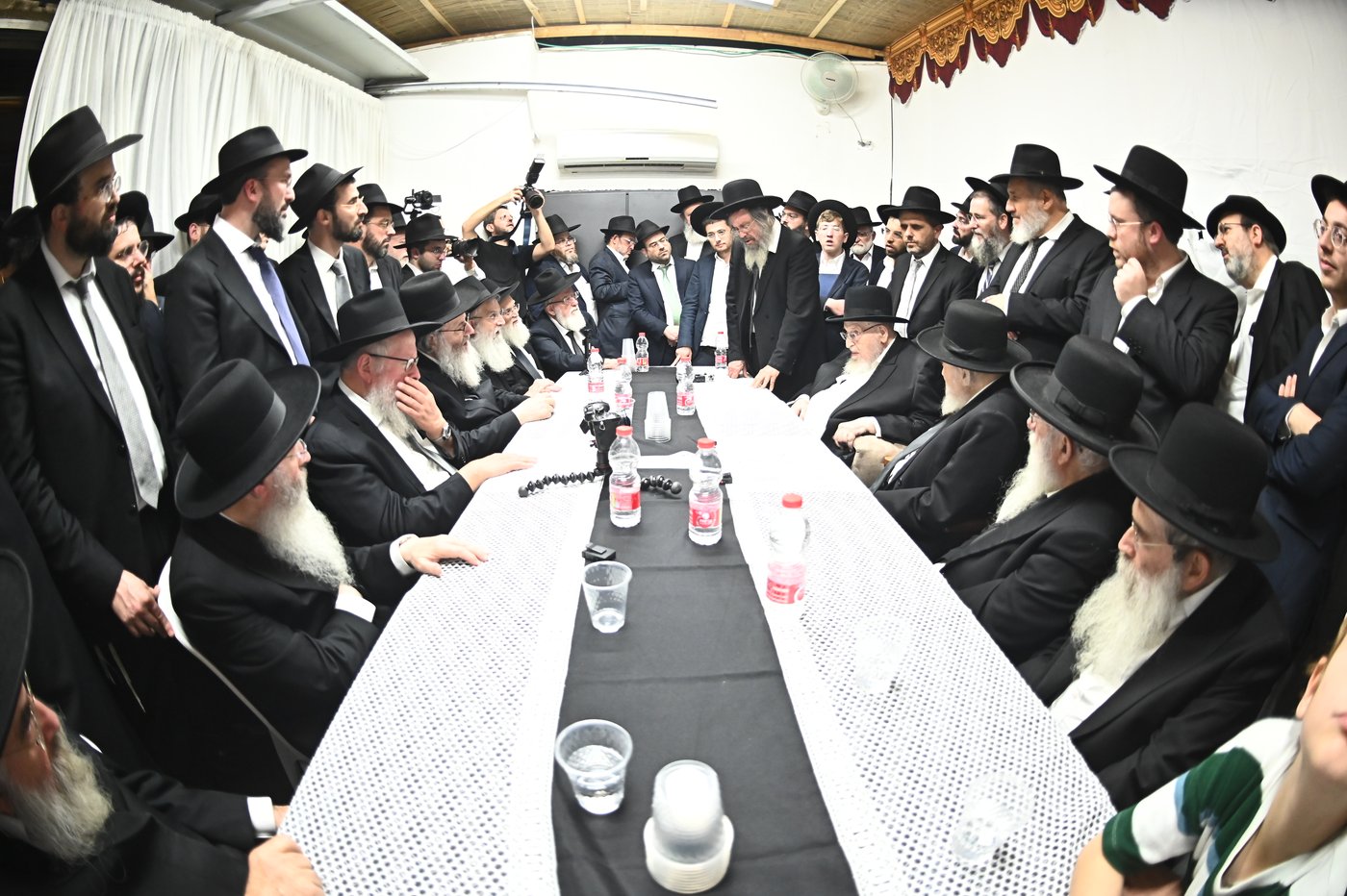 כינוס גדולי הדור בבני ברק