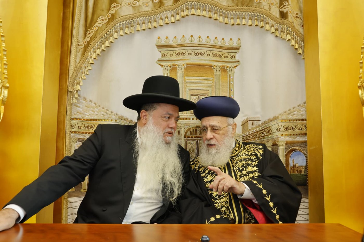 הראשל"צ הגר"י יוסף בביקור במוסדות 'יביע אומר' 