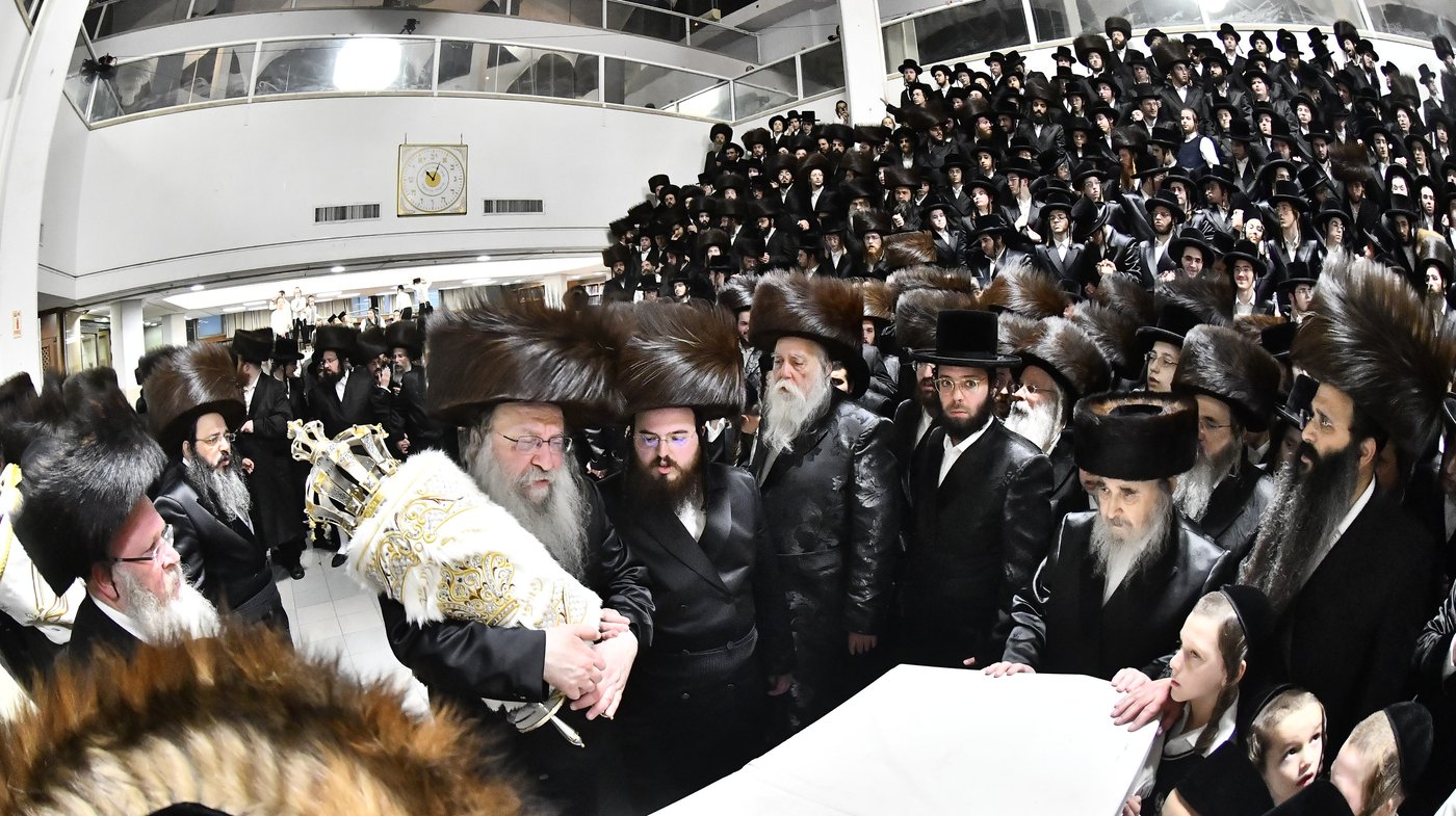 הכנסת ס"ת בנדבורנה