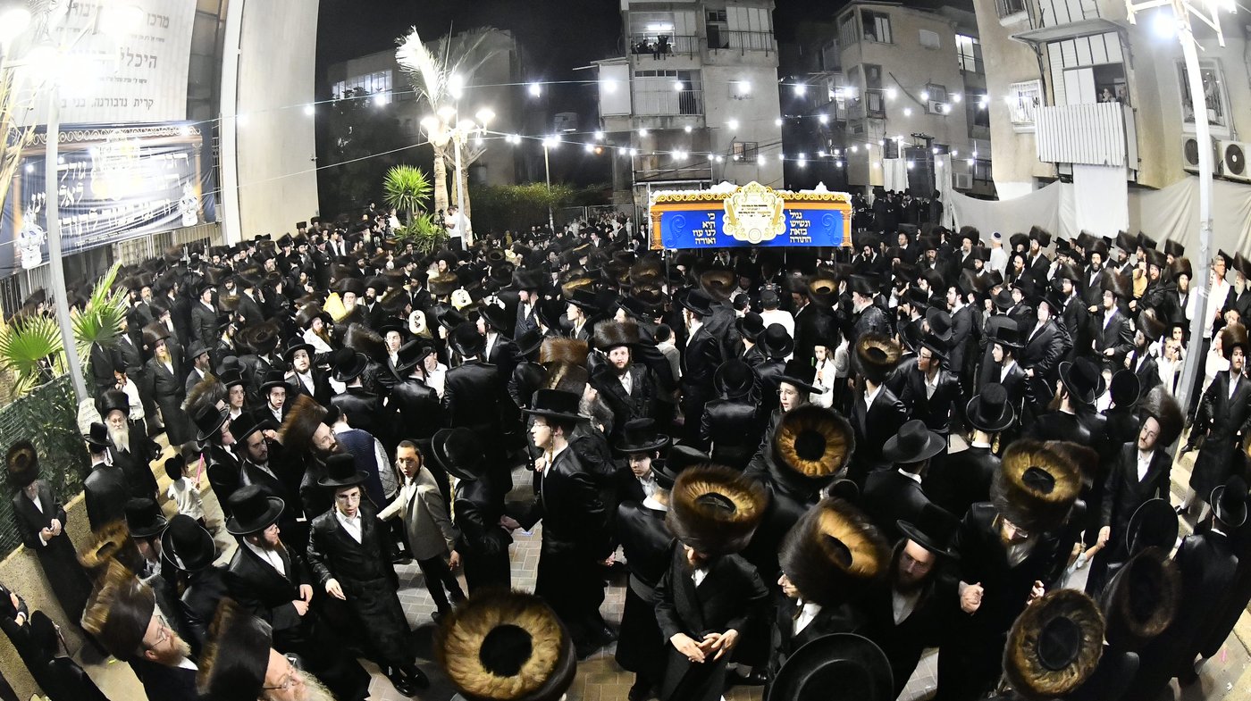 הכנסת ס"ת בנדבורנה