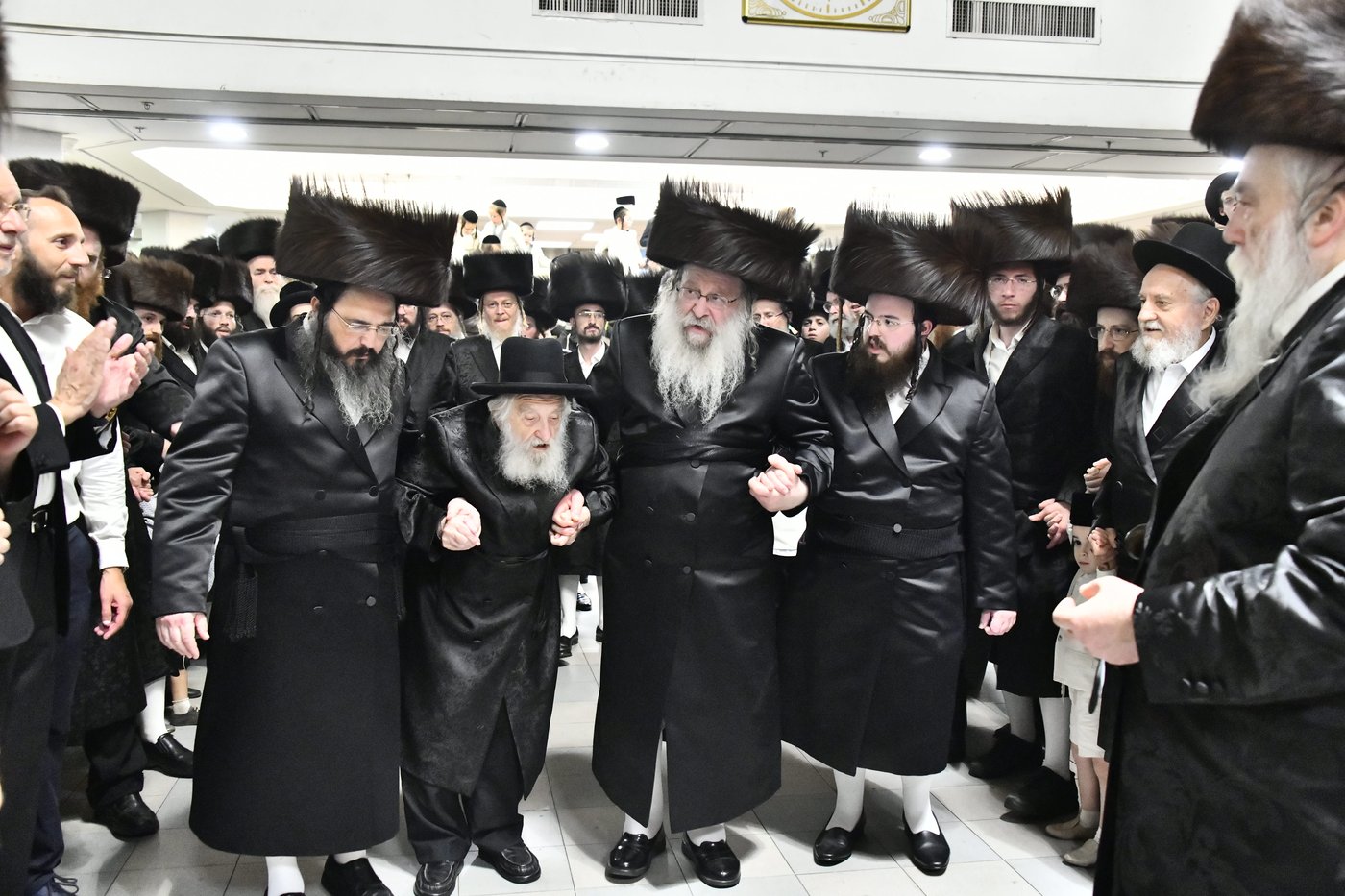 הכנסת ס"ת בנדבורנה