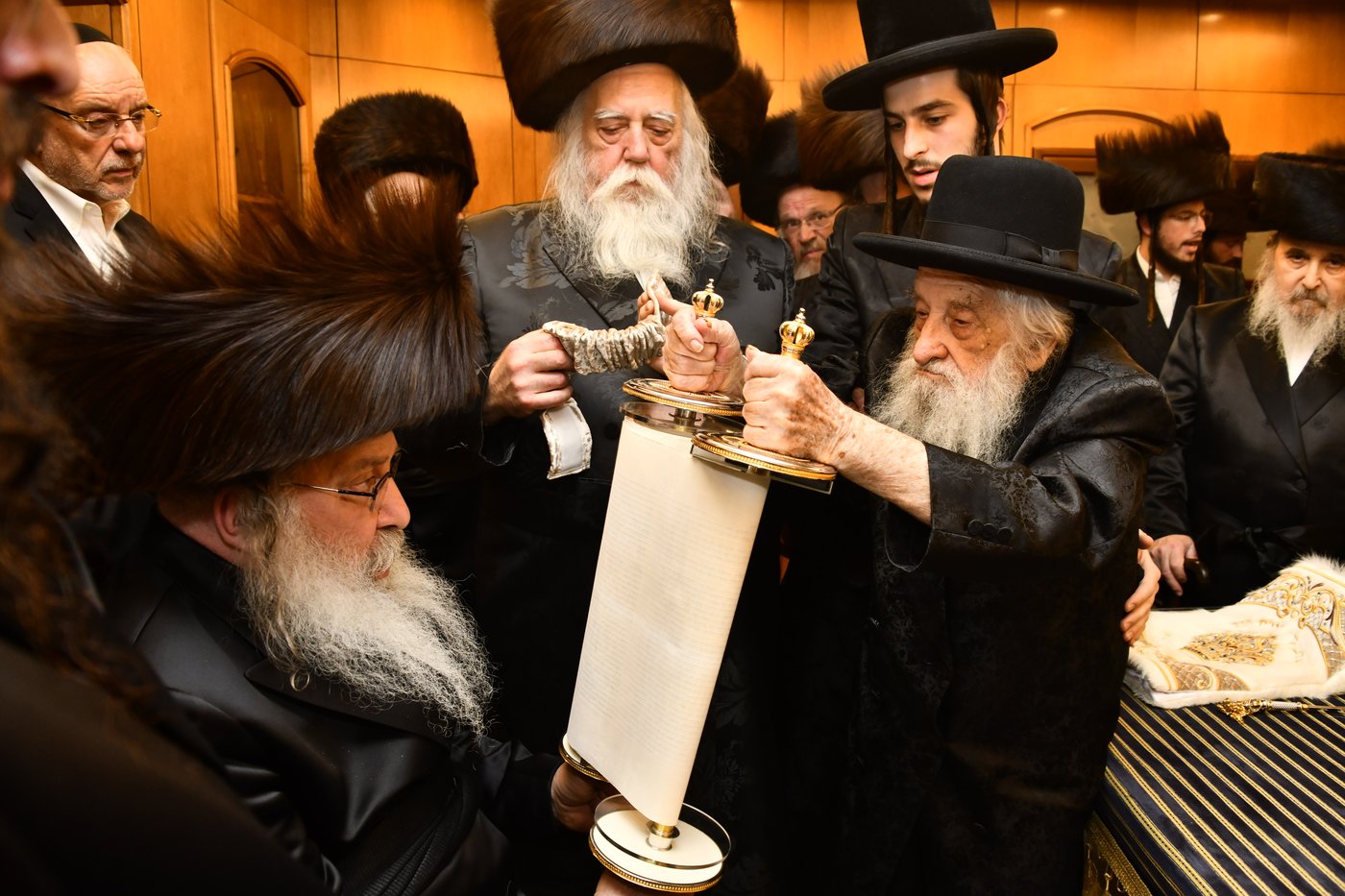 הכנסת ס"ת בנדבורנה