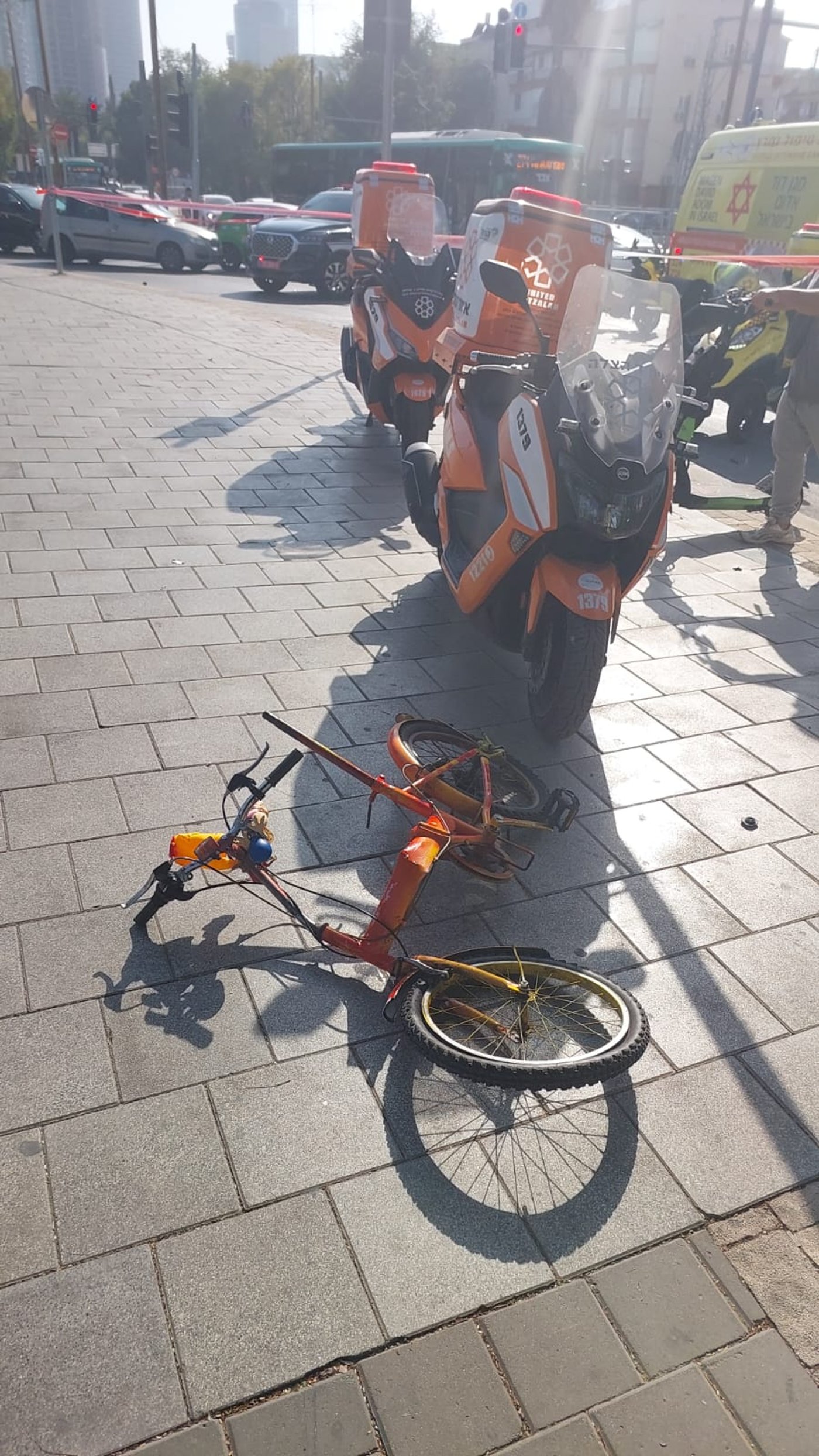 תאונה מחרידה: רוכב אופניים נהרג לאחר שרוכב אופנוע התנגש בו