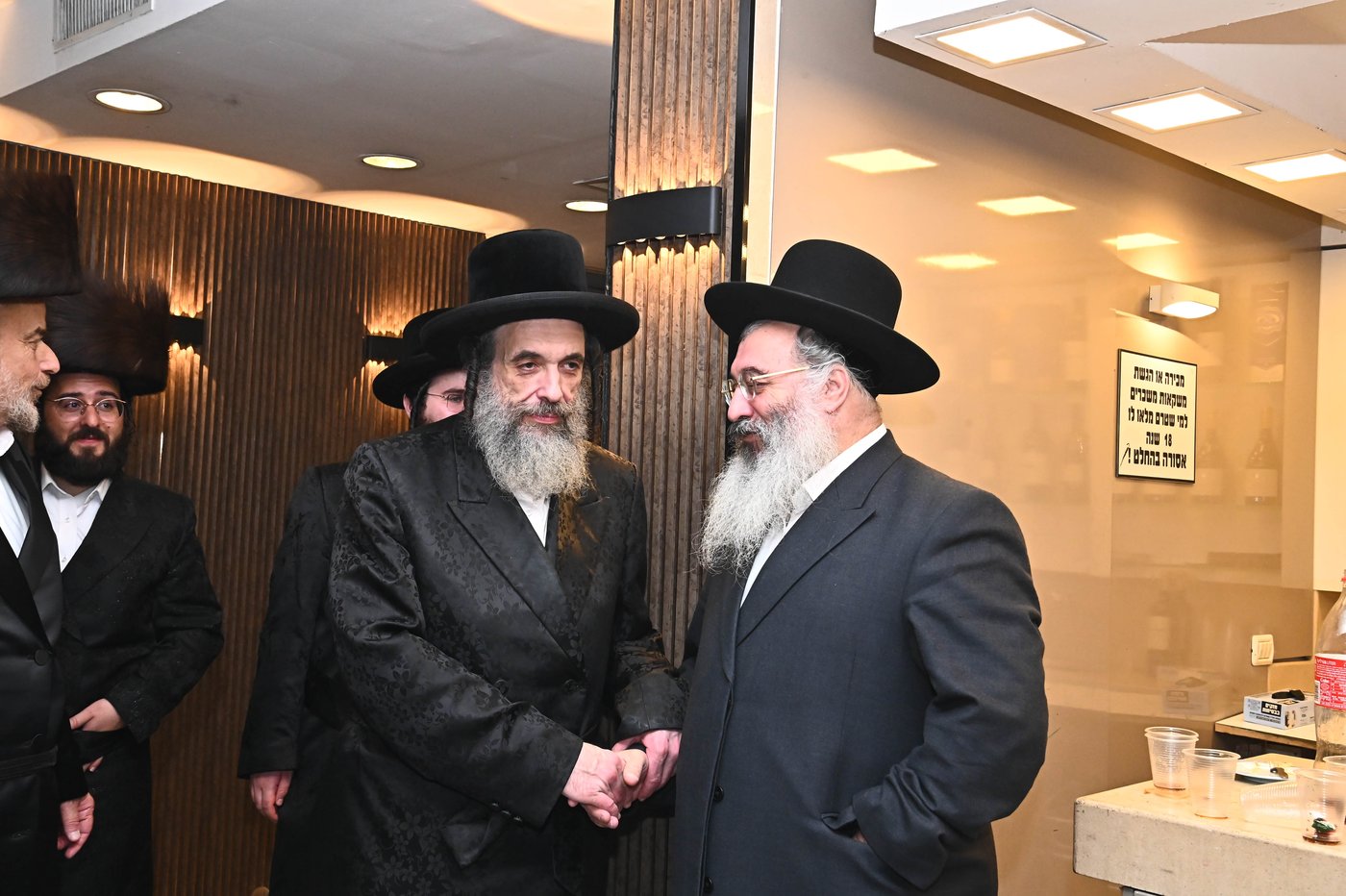 שמחת נישואי בת העסקן ר' ארי קורניצר