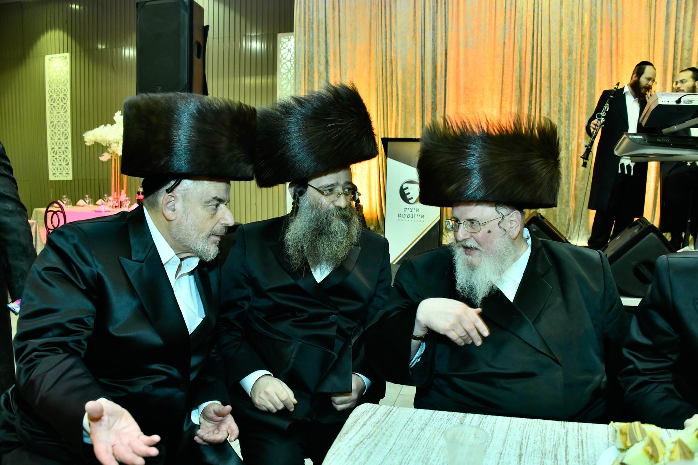 שמחת נישואי בת העסקן ר' ארי קורניצר