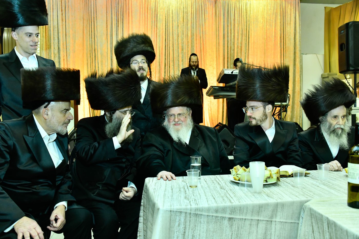 שמחת נישואי בת העסקן ר' ארי קורניצר