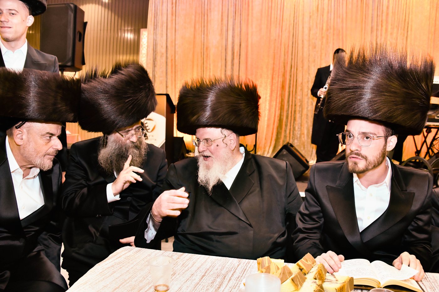 שמחת נישואי בת העסקן ר' ארי קורניצר