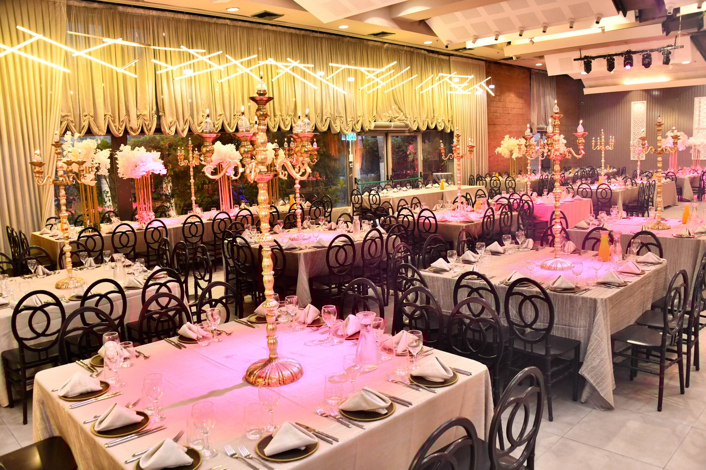 שמחת נישואי בת העסקן ר' ארי קורניצר