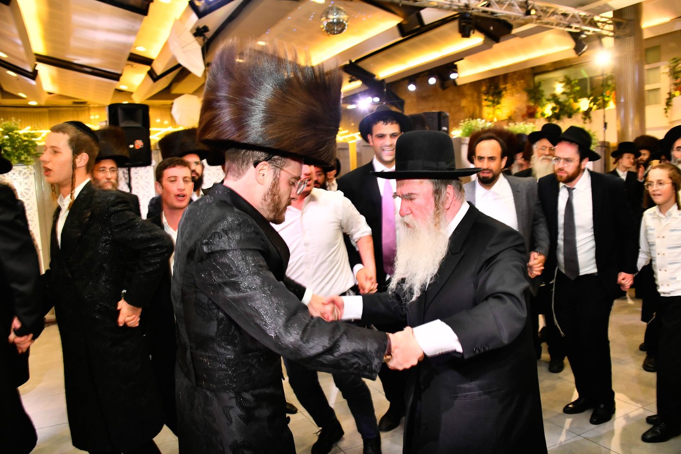 שמחת נישואי בת העסקן ר' ארי קורניצר