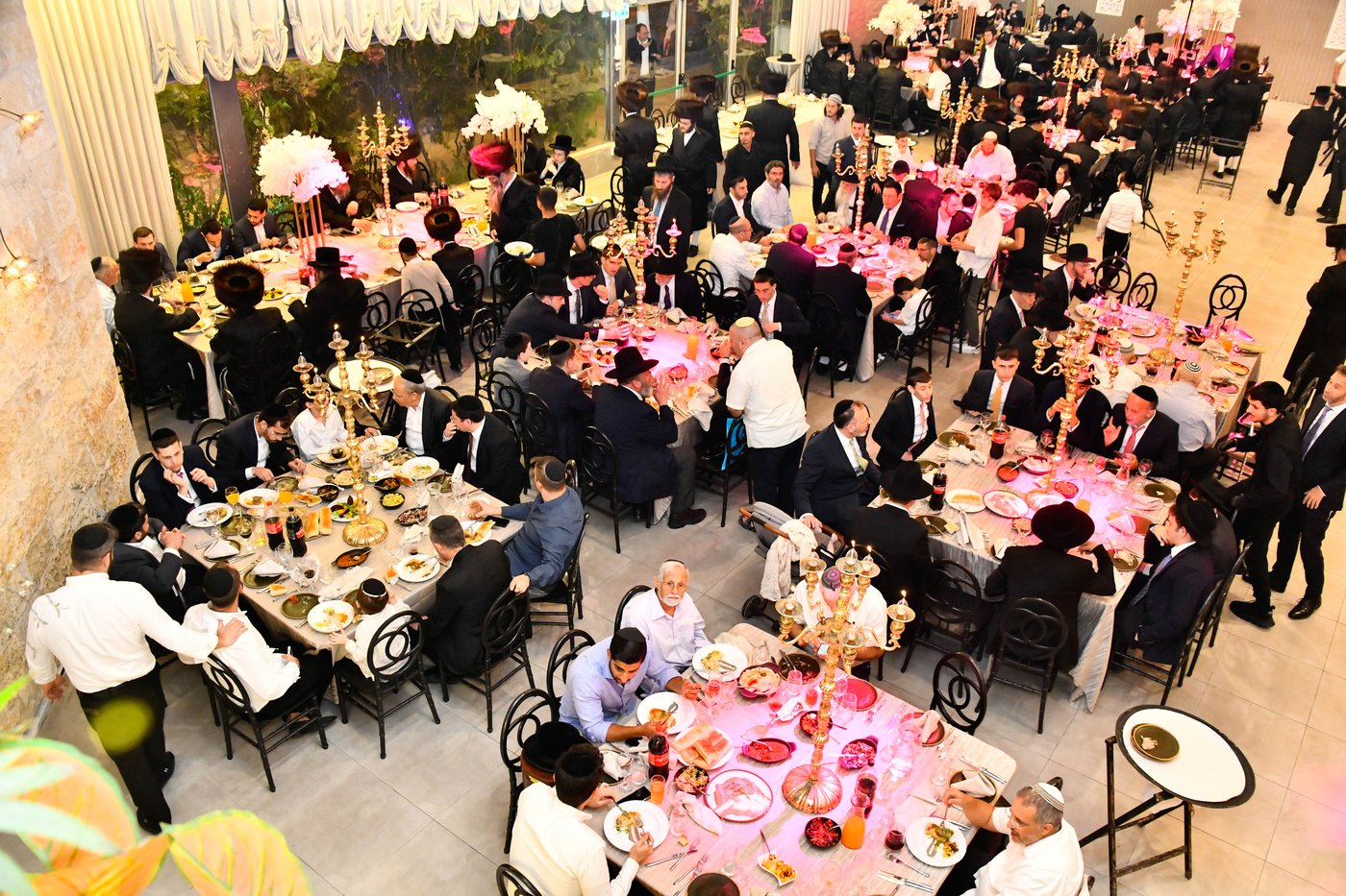 שמחת נישואי בת העסקן ר' ארי קורניצר