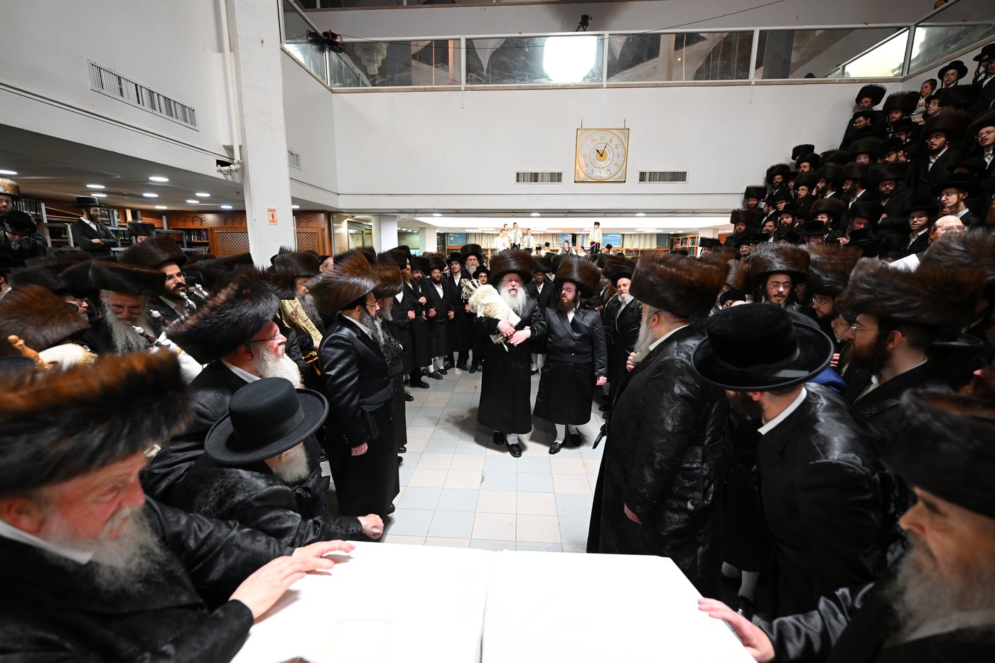 בכתיבת אותיות לס"ת