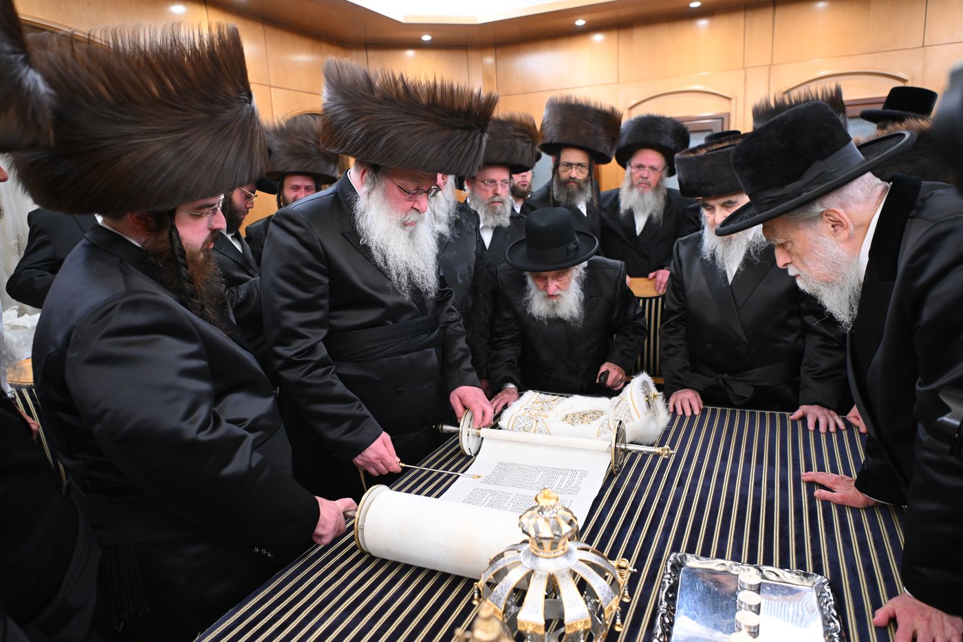 בכתיבת אותיות לס"ת