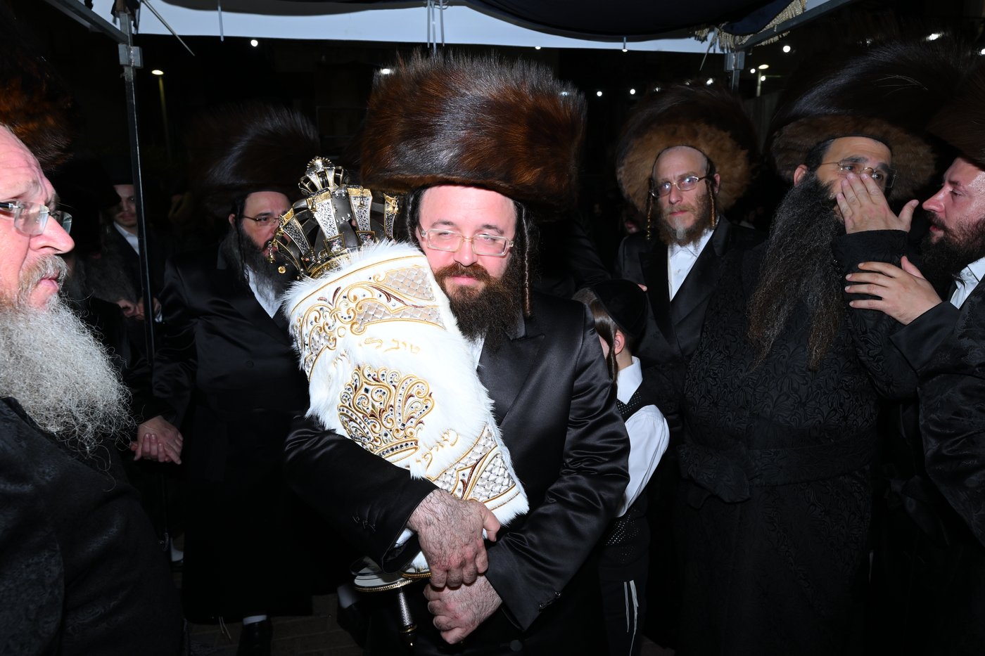 בכתיבת אותיות לס"ת