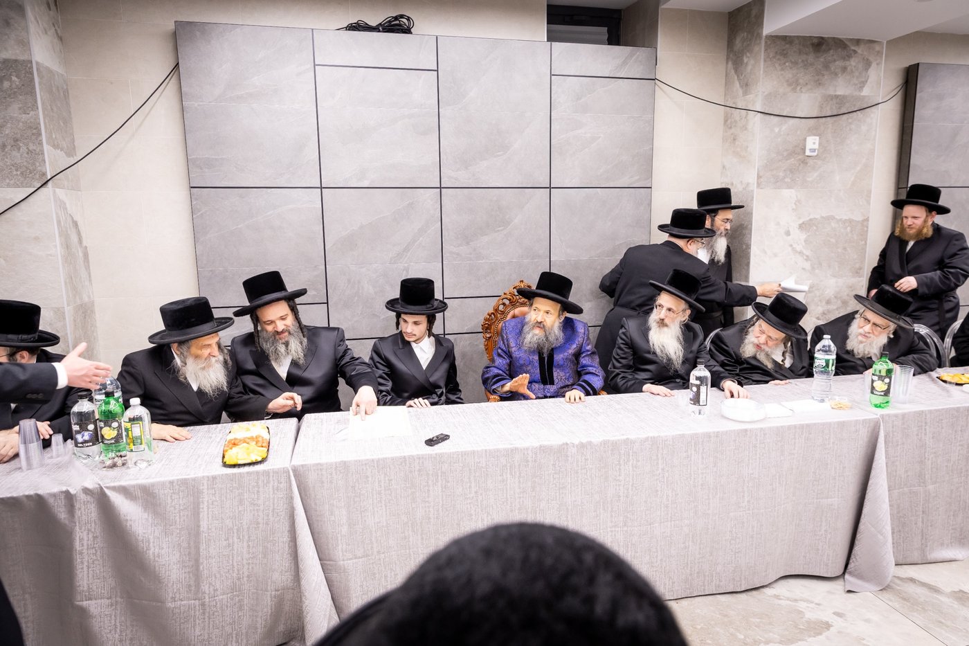 שמחת הווארט והתנאים לנכדת האדמו"ר מבאבוב 45