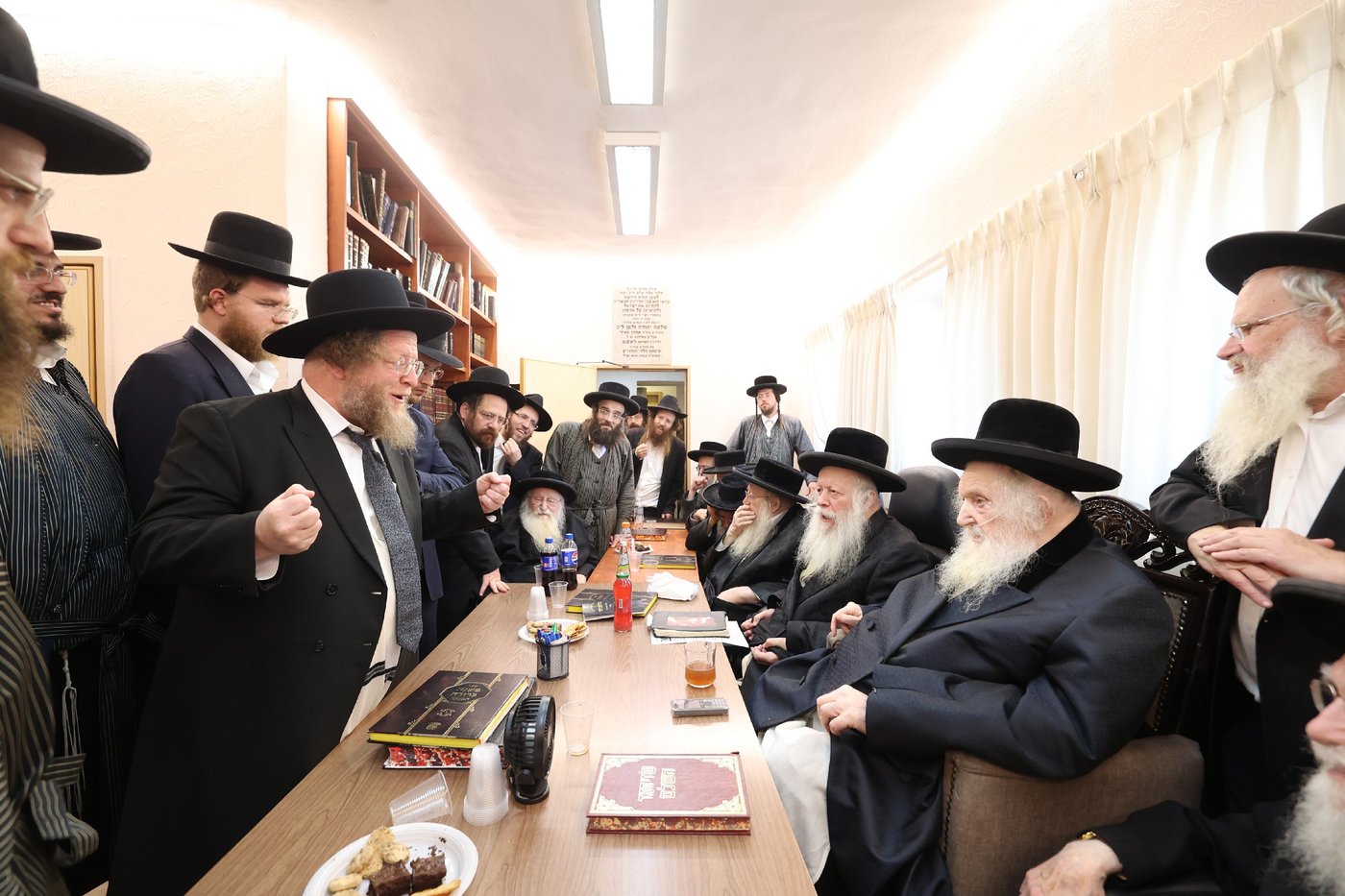 הגרש"ב סורוצקין בכינוס בד"צ 'העדה החרדית'