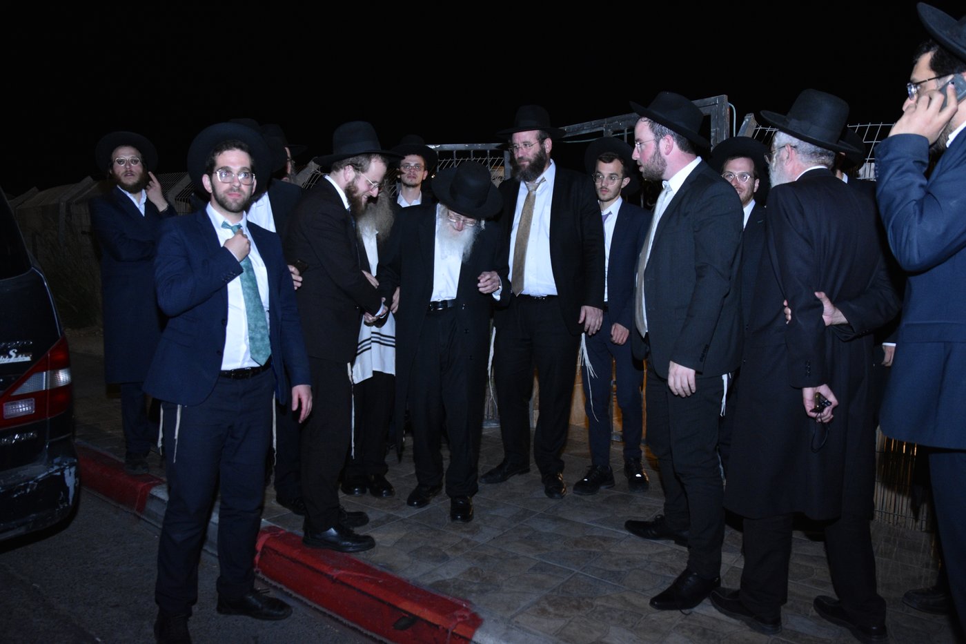 הגר"ע אויערבאך בסיום מסכת עירובין בכולל 'דעת שמואל'