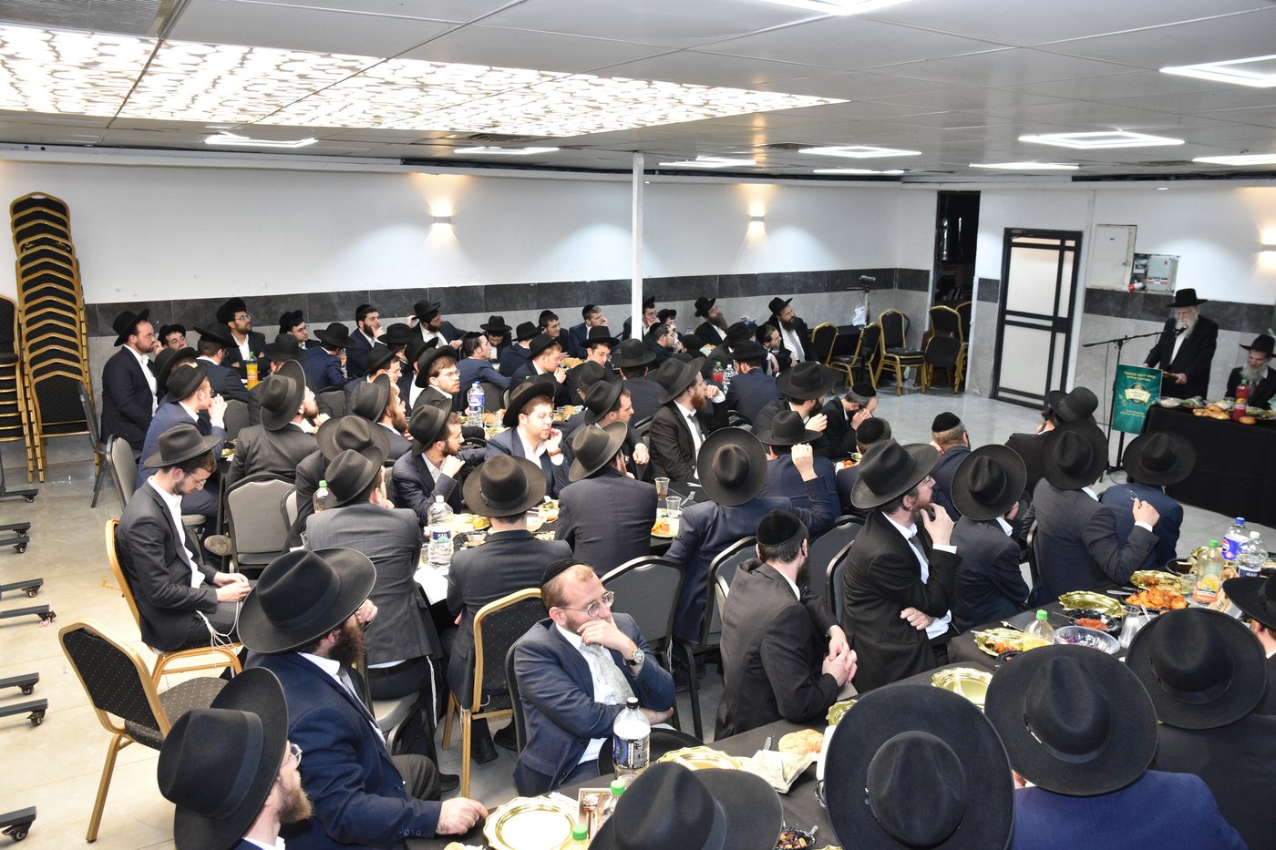 הגר"ע אויערבאך בסיום מסכת עירובין בכולל 'דעת שמואל'