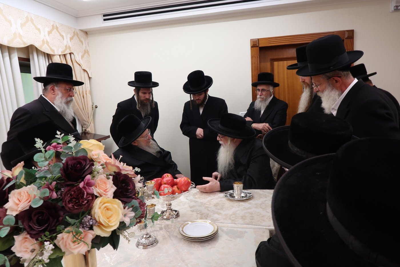 האדמו"ר מצאנז בביקור אצל האדמו"ר מסלונים