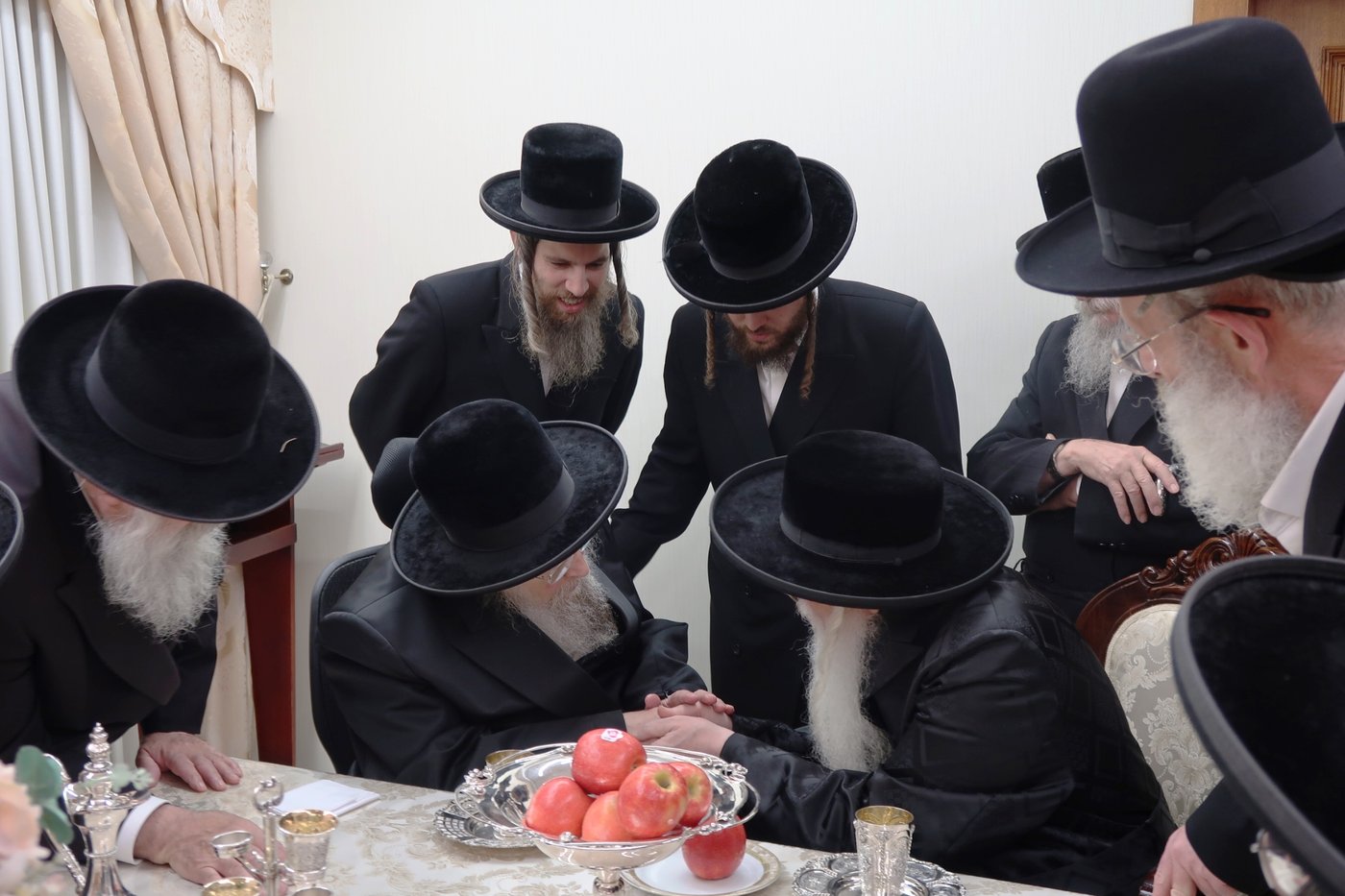 האדמו"ר מצאנז בביקור אצל האדמו"ר מסלונים