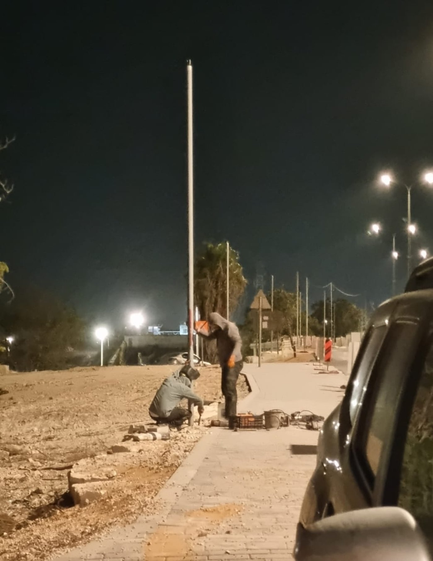 התקנת עמודי העירוב החדש