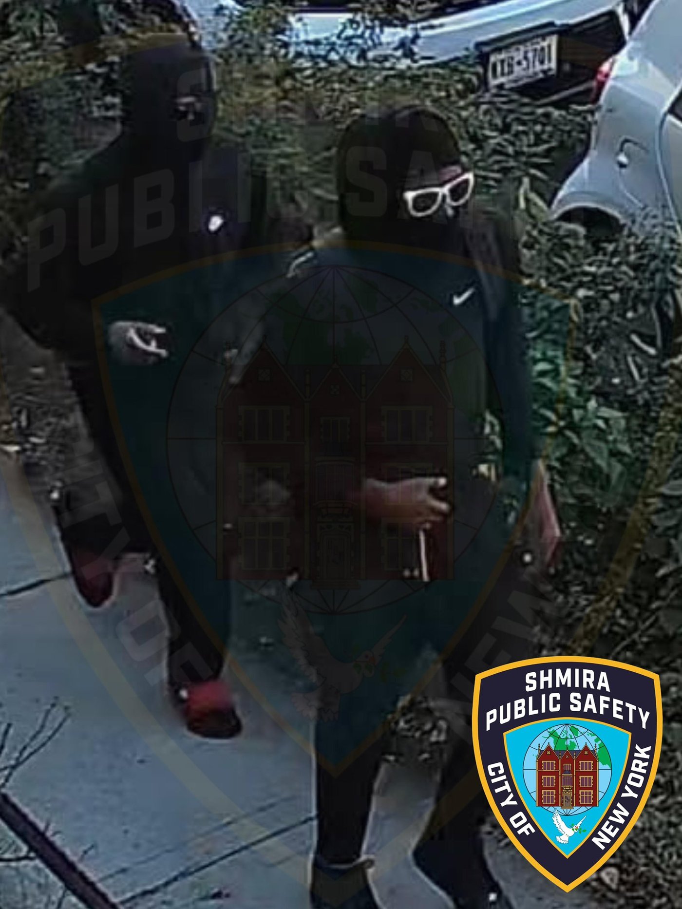 רעולי פנים ולבושי שחורים: תמונת החשודים הופצה בשכונה החרדית