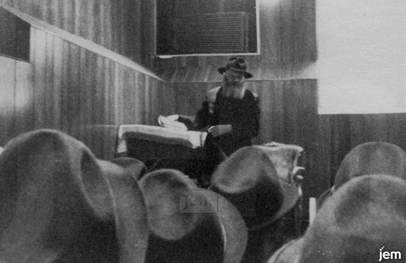 אחת מהתמונות באוסף