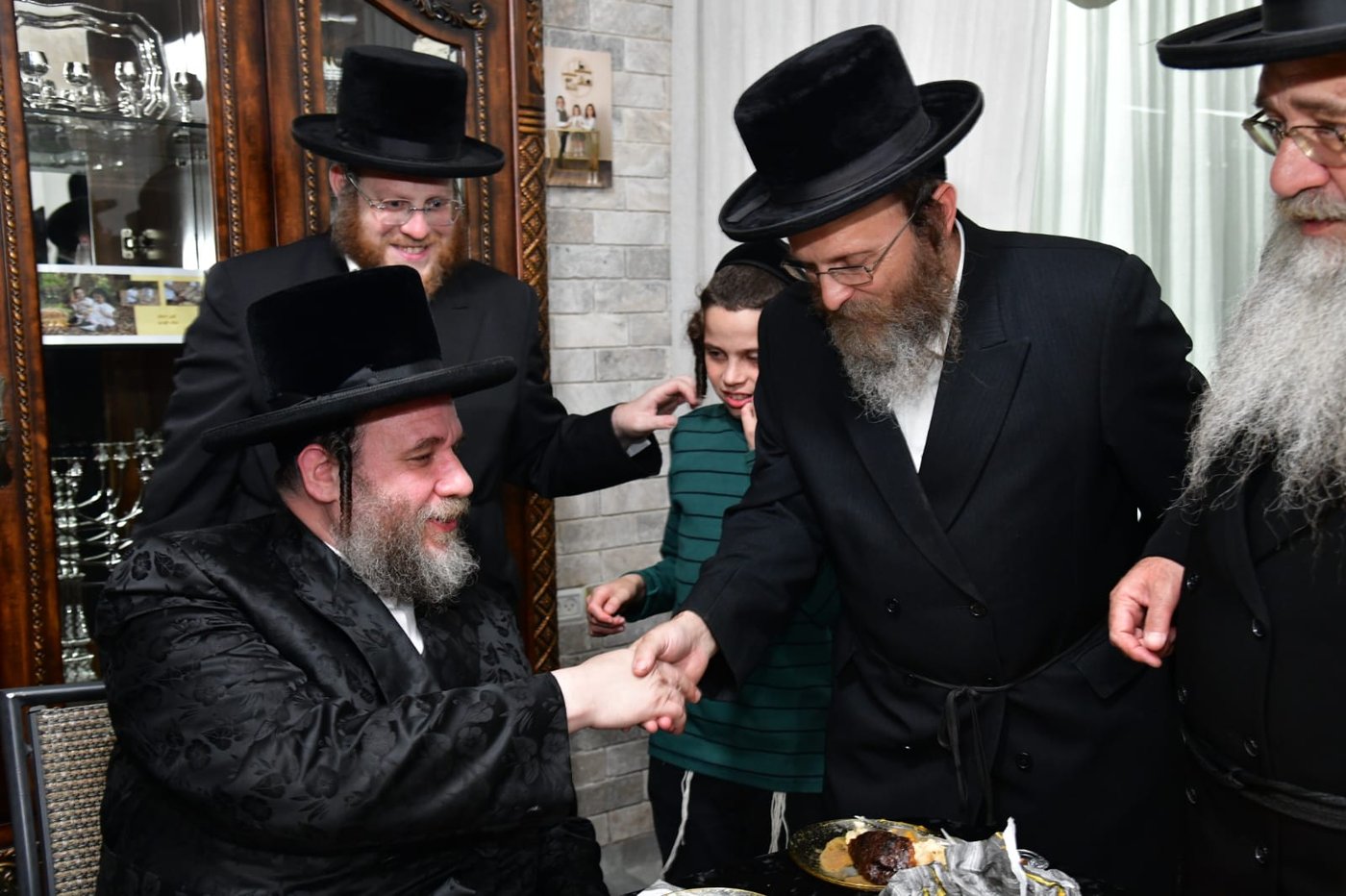 קביעת מזוזות אצל ר' שמואל אהרן צויבל