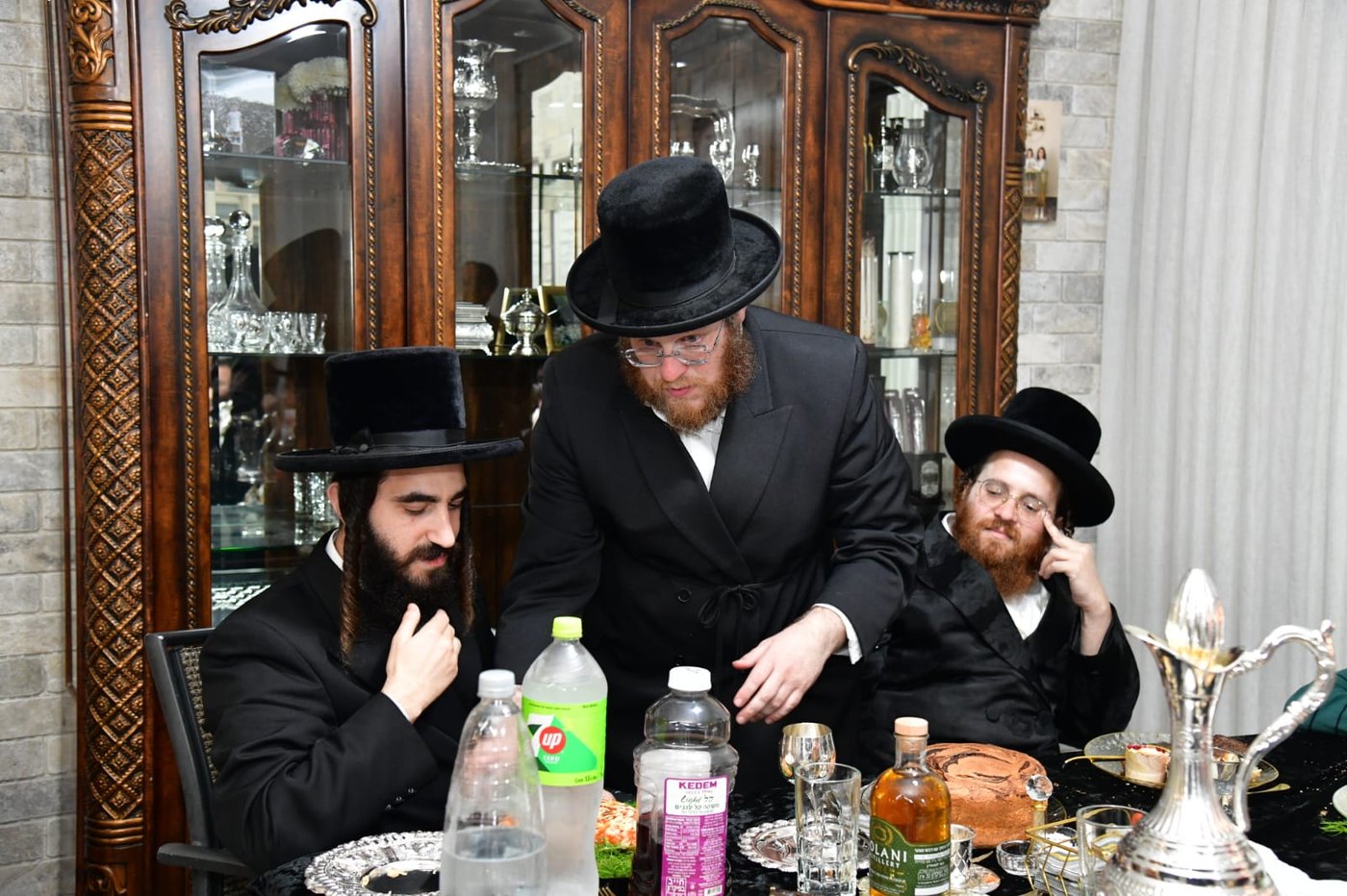 קביעת מזוזות אצל ר' שמואל אהרן צויבל