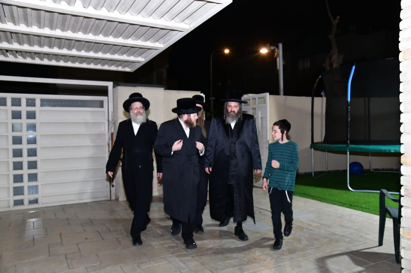 קביעת מזוזות אצל ר' שמואל אהרן צויבל