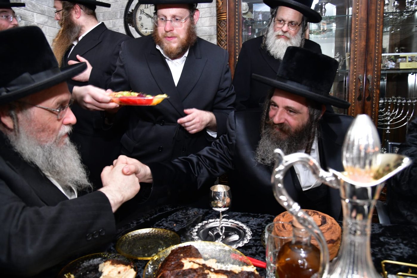 קביעת מזוזות אצל ר' שמואל אהרן צויבל