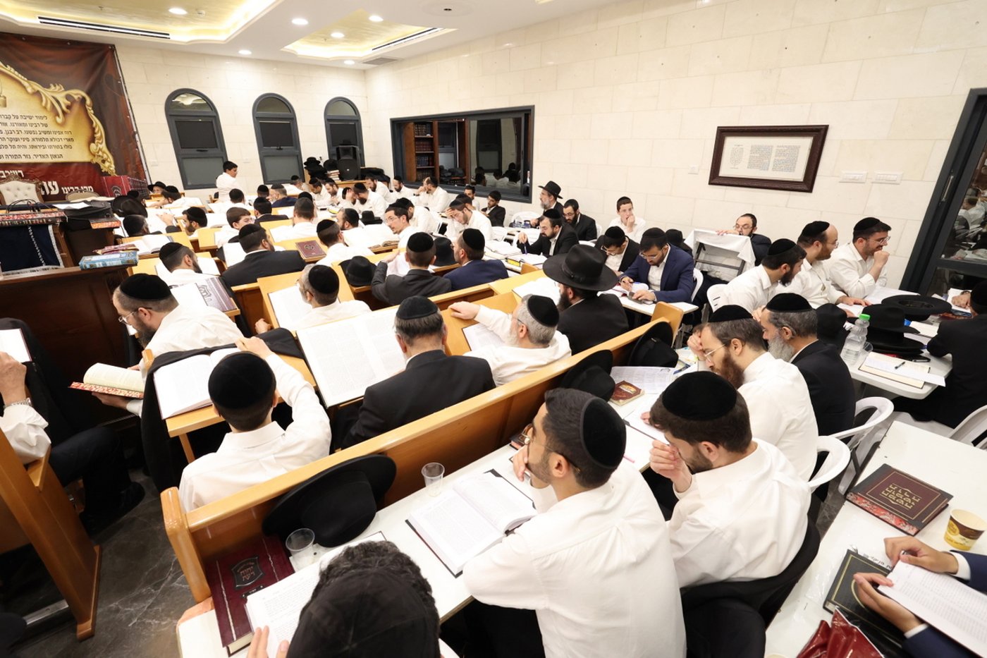 י"ב שנים למרן הגר"ע יוסף זצ"ל