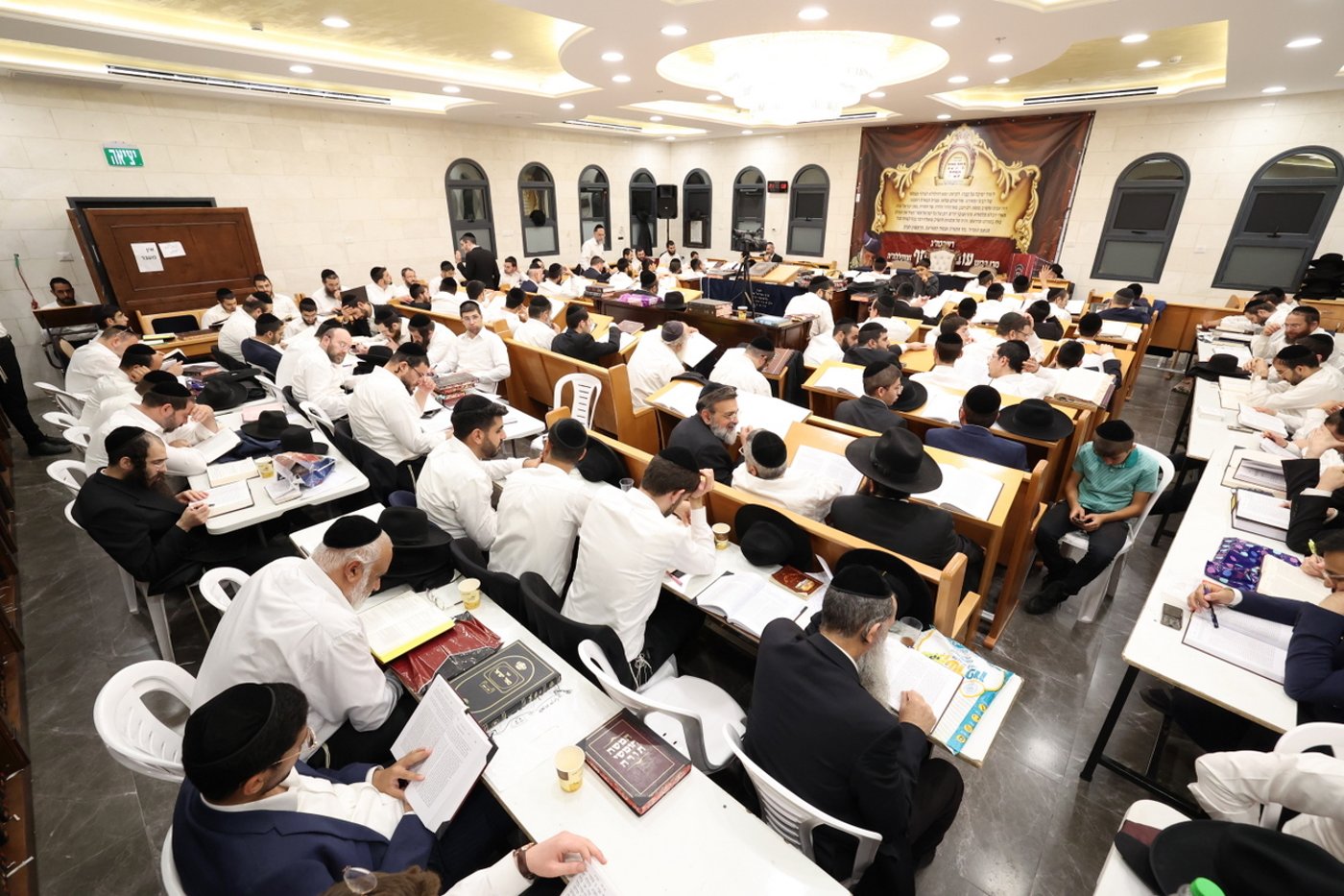 י"ב שנים למרן הגר"ע יוסף זצ"ל