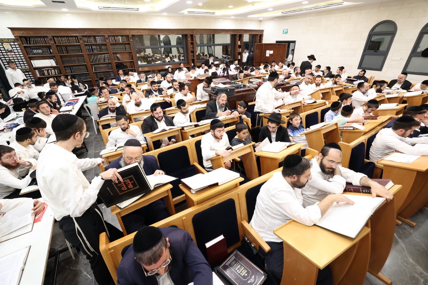 י"ב שנים למרן הגר"ע יוסף זצ"ל