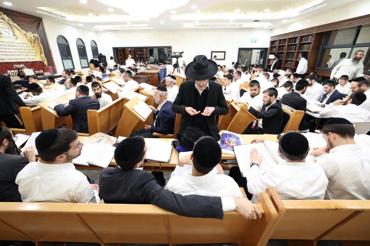 י"ב שנים למרן הגר"ע יוסף זצ"ל