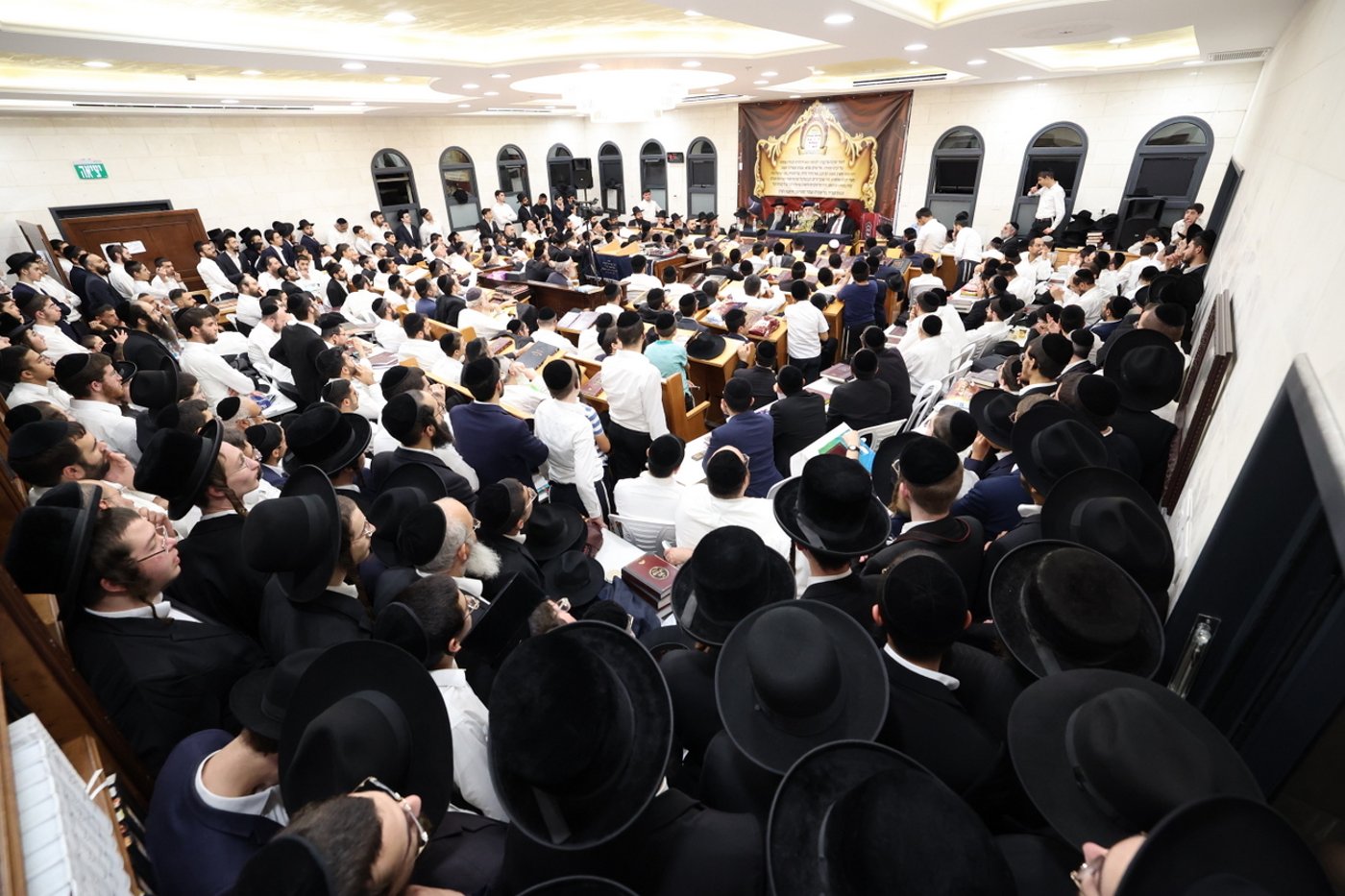 י"ב שנים למרן הגר"ע יוסף זצ"ל