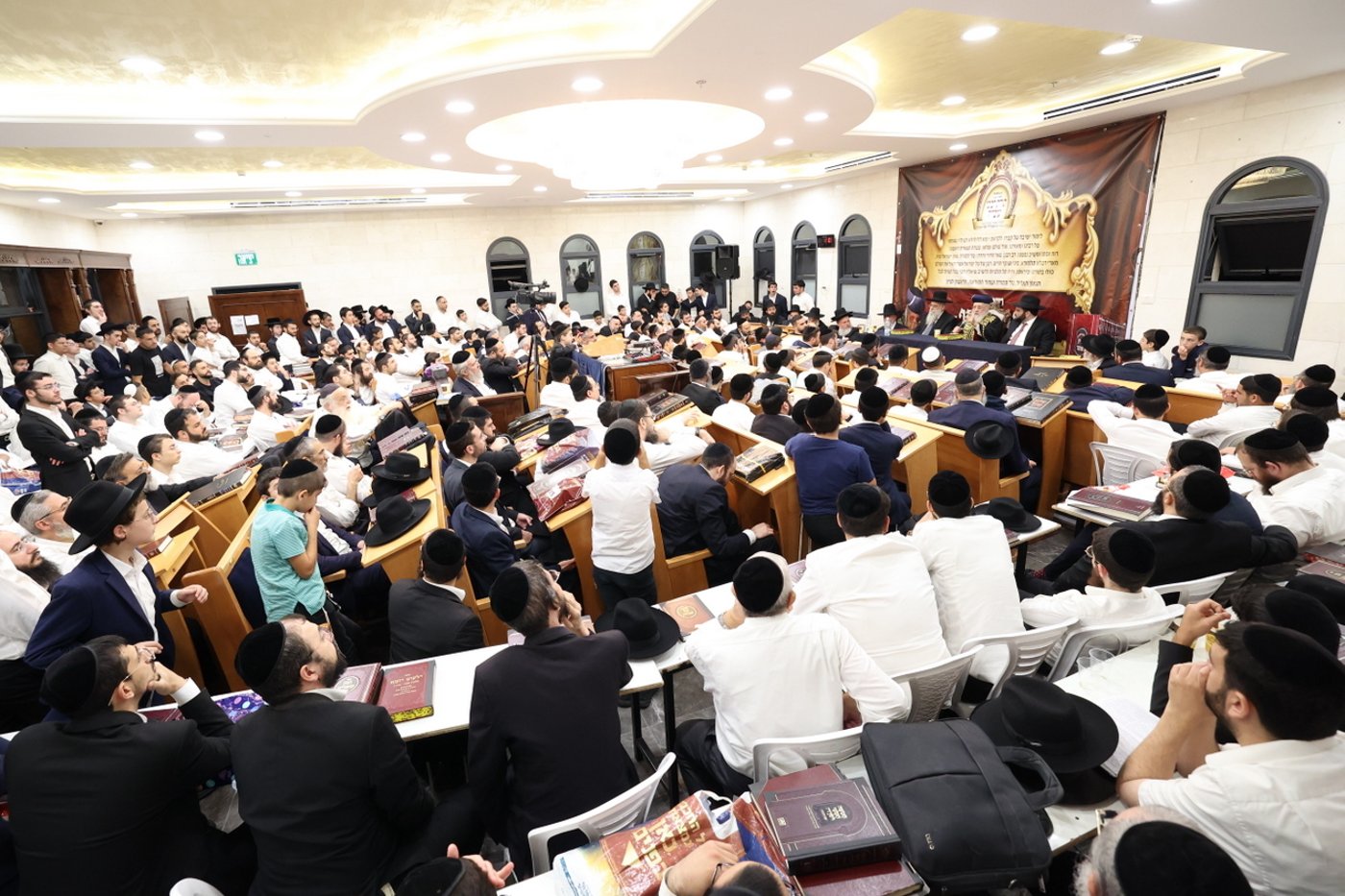 י"ב שנים למרן הגר"ע יוסף זצ"ל