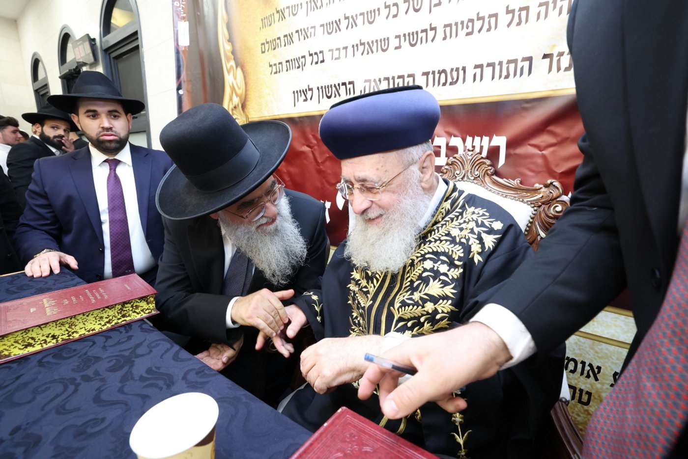 י"ב שנים למרן הגר"ע יוסף זצ"ל