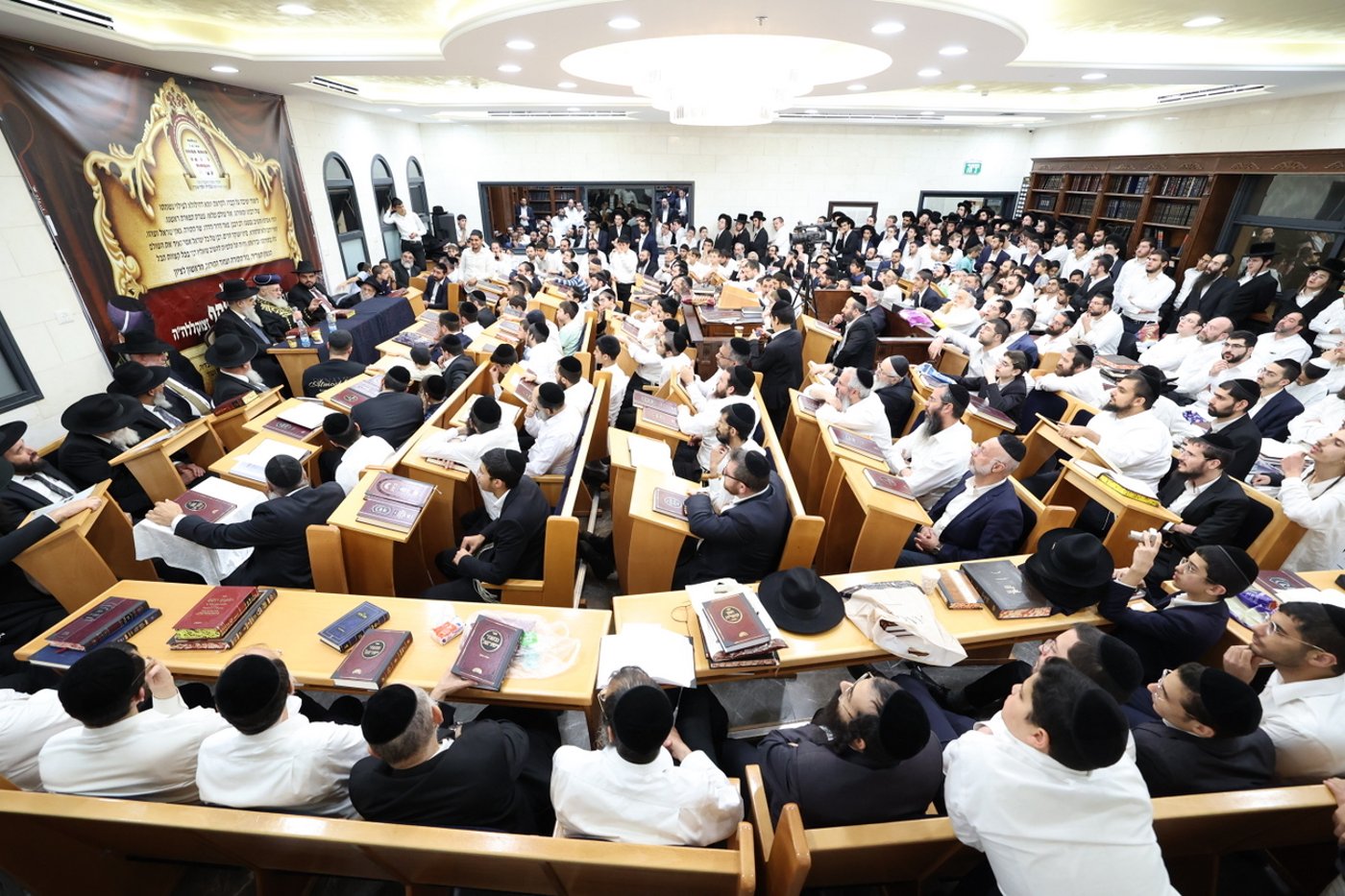 י"ב שנים למרן הגר"ע יוסף זצ"ל