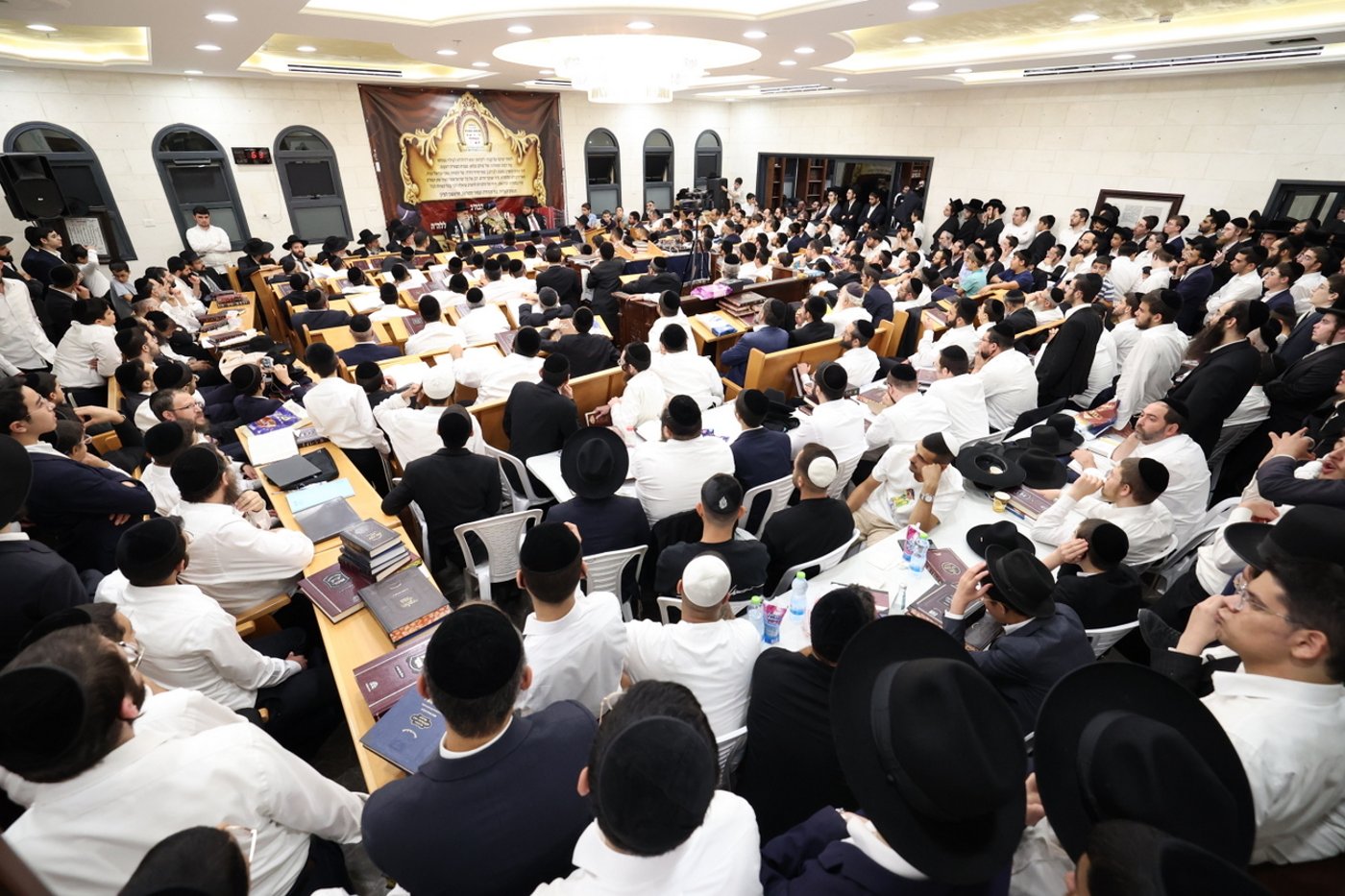 י"ב שנים למרן הגר"ע יוסף זצ"ל