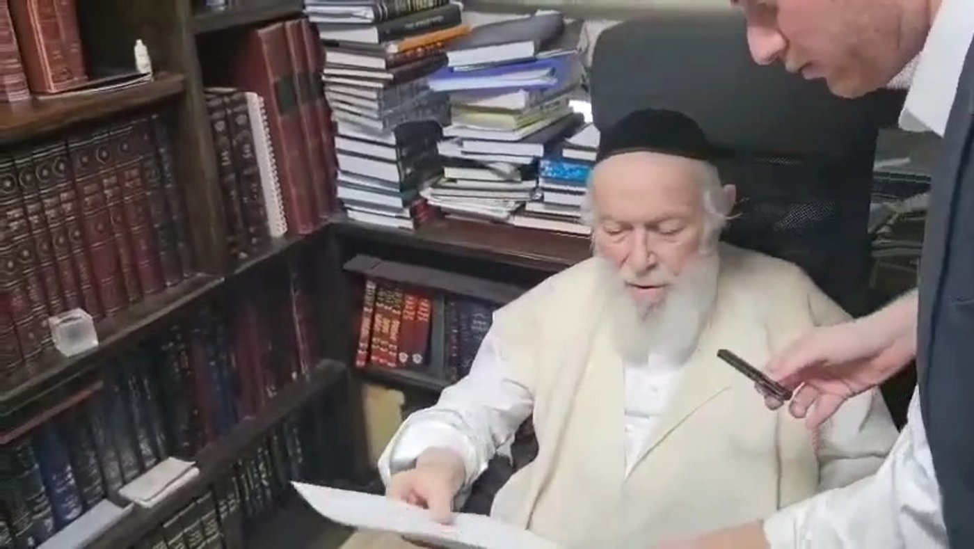 כמו יוסף הצדיק: הגר"י זילברשטיין בדברי חיזוק לאסיר התורה: 'מובטחני שתהיה מורה הוראה בישראל!'