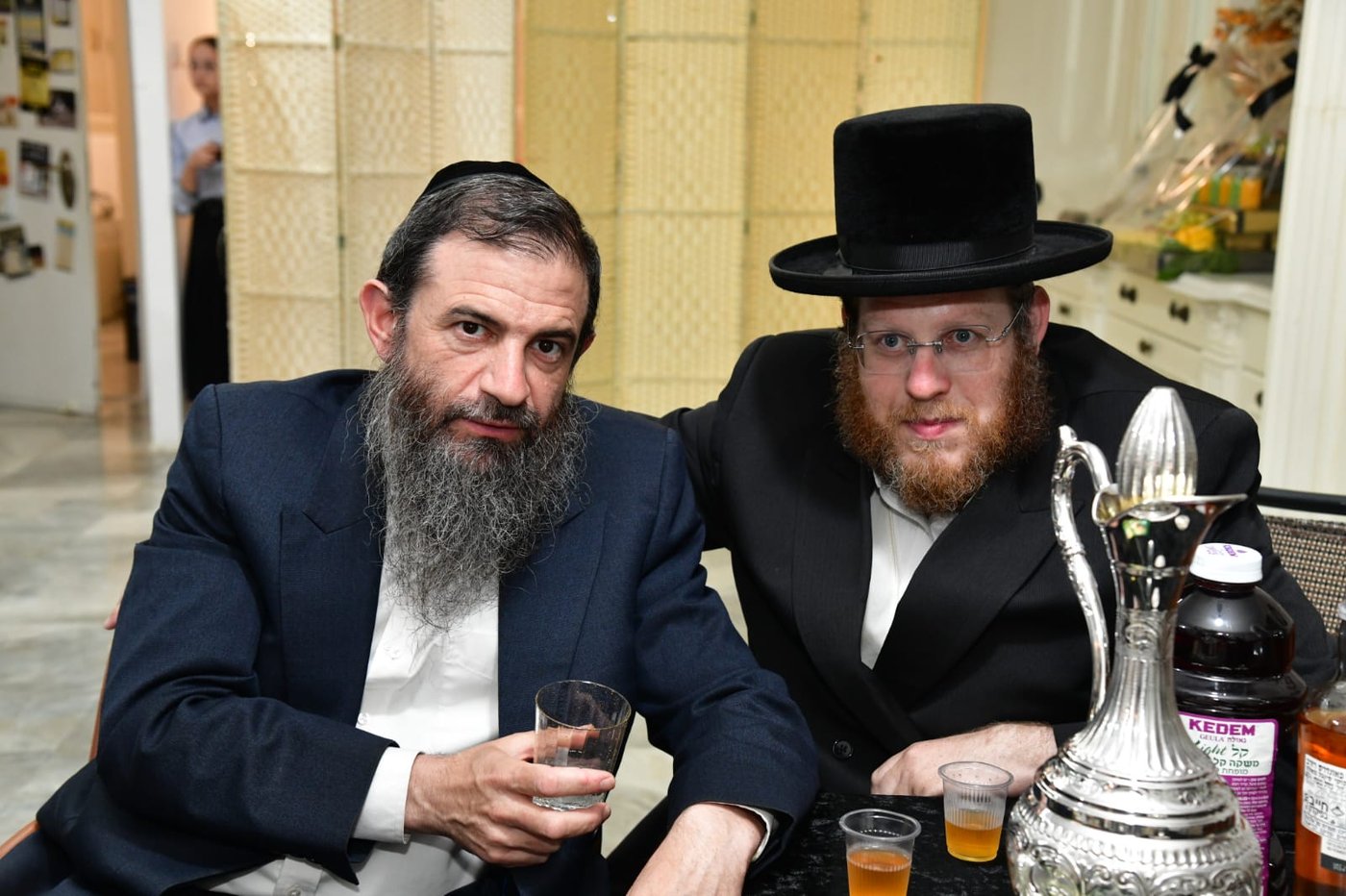 קביעת מזוזות אצל ר' שמואל אהרן צויבל