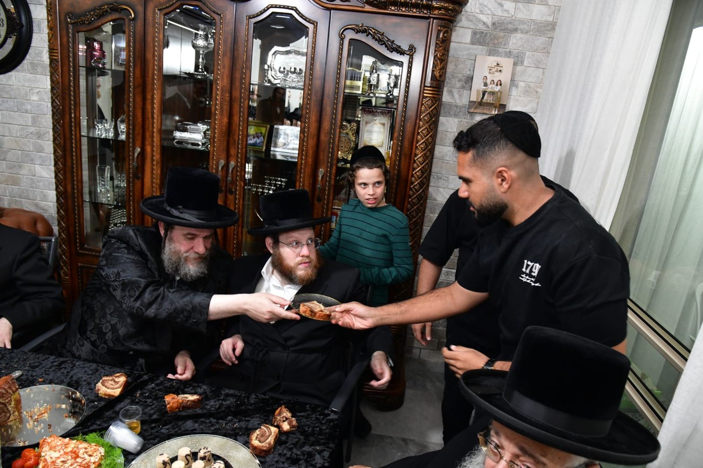 קביעת מזוזות אצל ר' שמואל אהרן צויבל