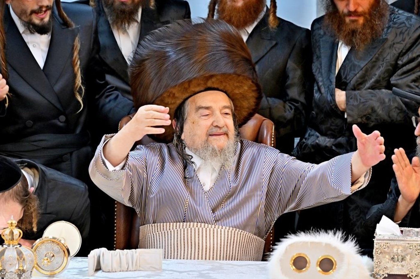 מעמד הכנסת ס''ת לזכותו של הגה''צ רבי רבי יעקב מאיר שכטר