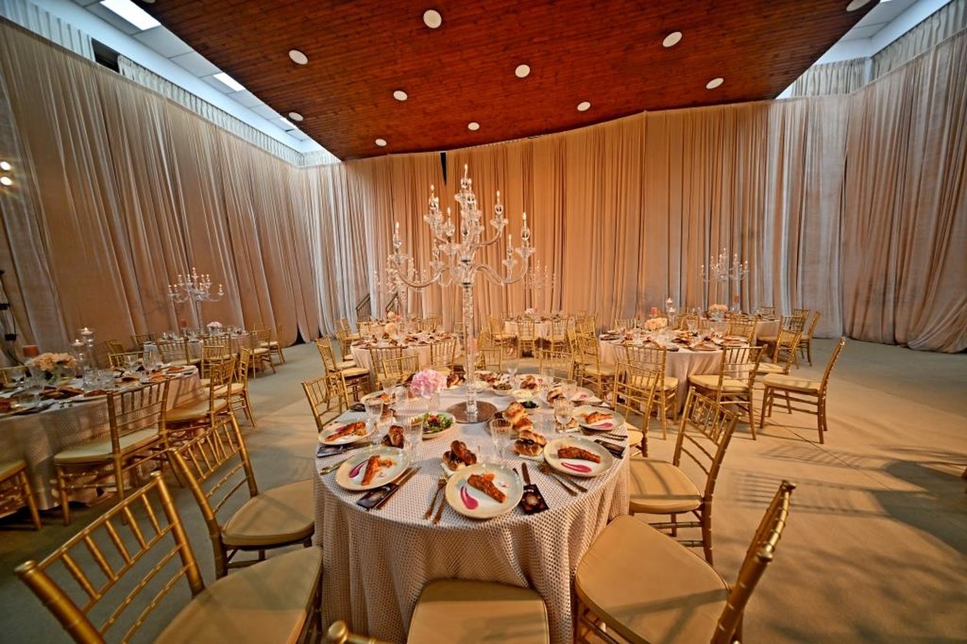 מעמד הכנסת ס''ת לזכותו של הגה''צ רבי רבי יעקב מאיר שכטר