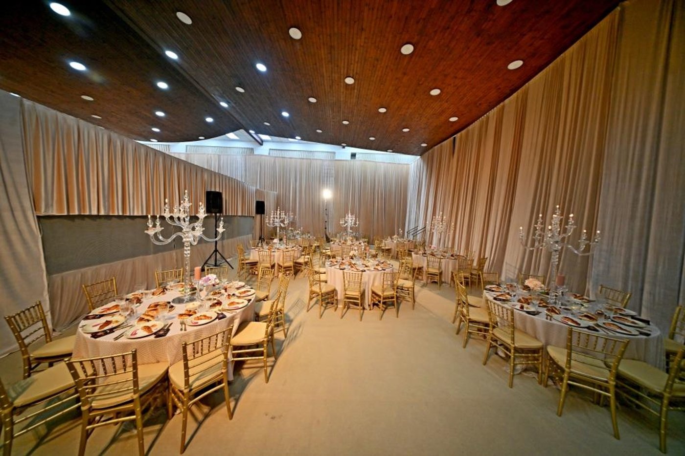 מעמד הכנסת ס''ת לזכותו של הגה''צ רבי רבי יעקב מאיר שכטר