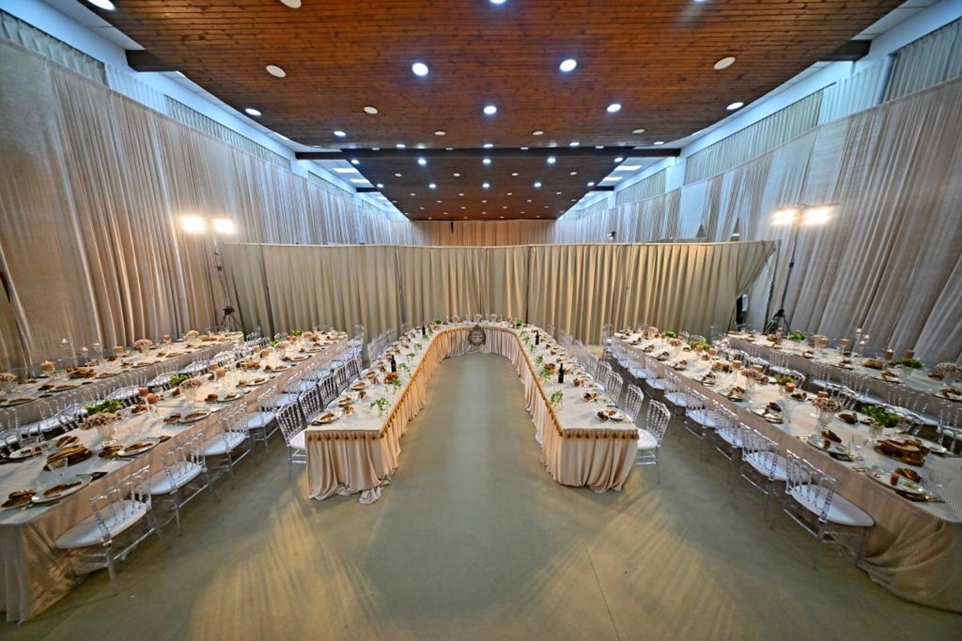 מעמד הכנסת ס''ת לזכותו של הגה''צ רבי רבי יעקב מאיר שכטר