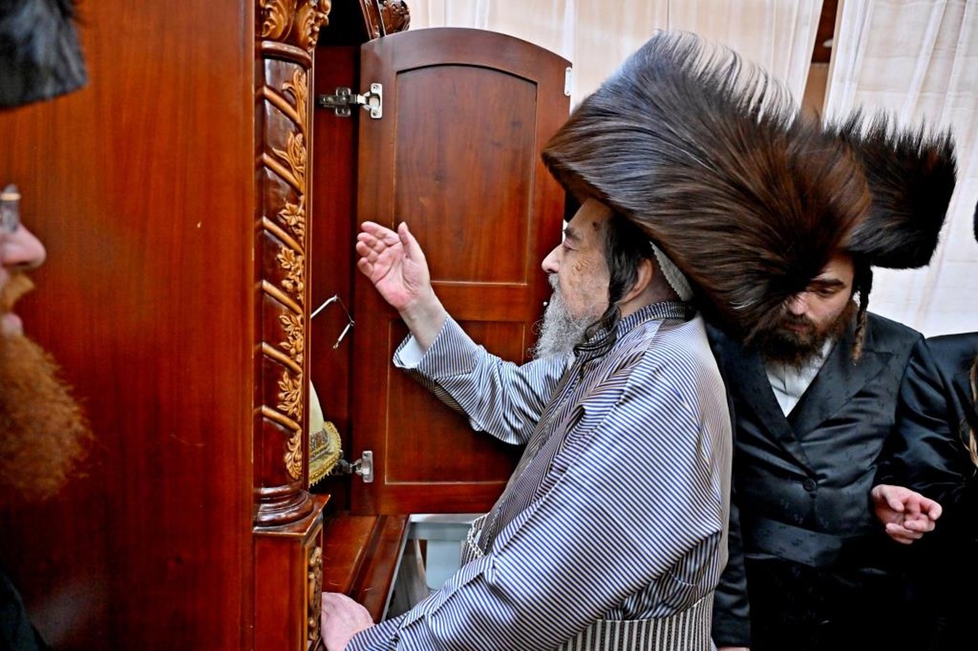 מעמד הכנסת ס''ת לזכותו של הגה''צ רבי רבי יעקב מאיר שכטר