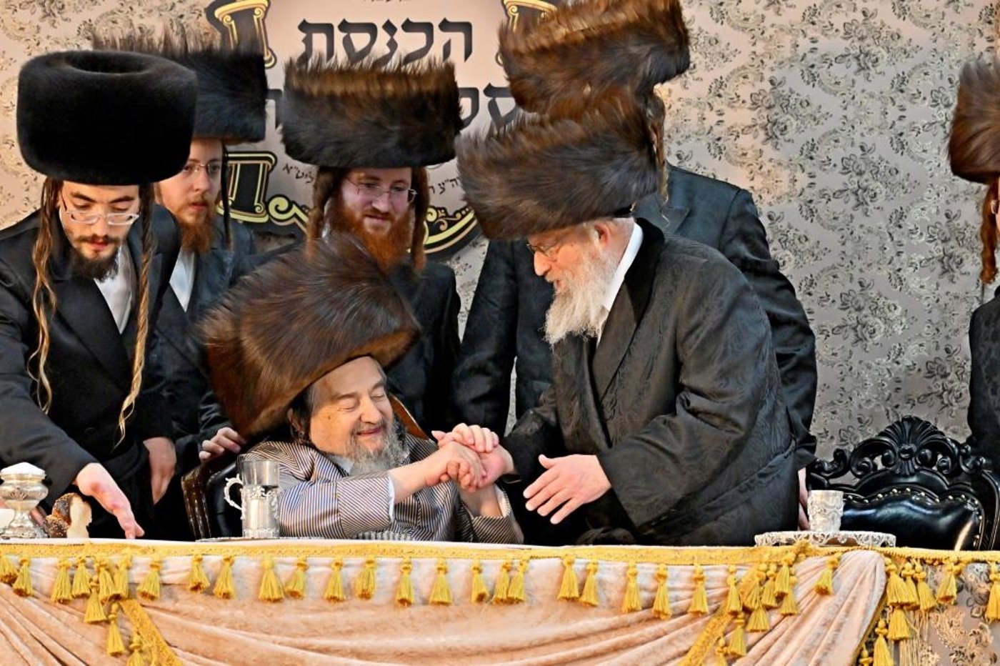 מעמד הכנסת ס''ת לזכותו של הגה''צ רבי רבי יעקב מאיר שכטר