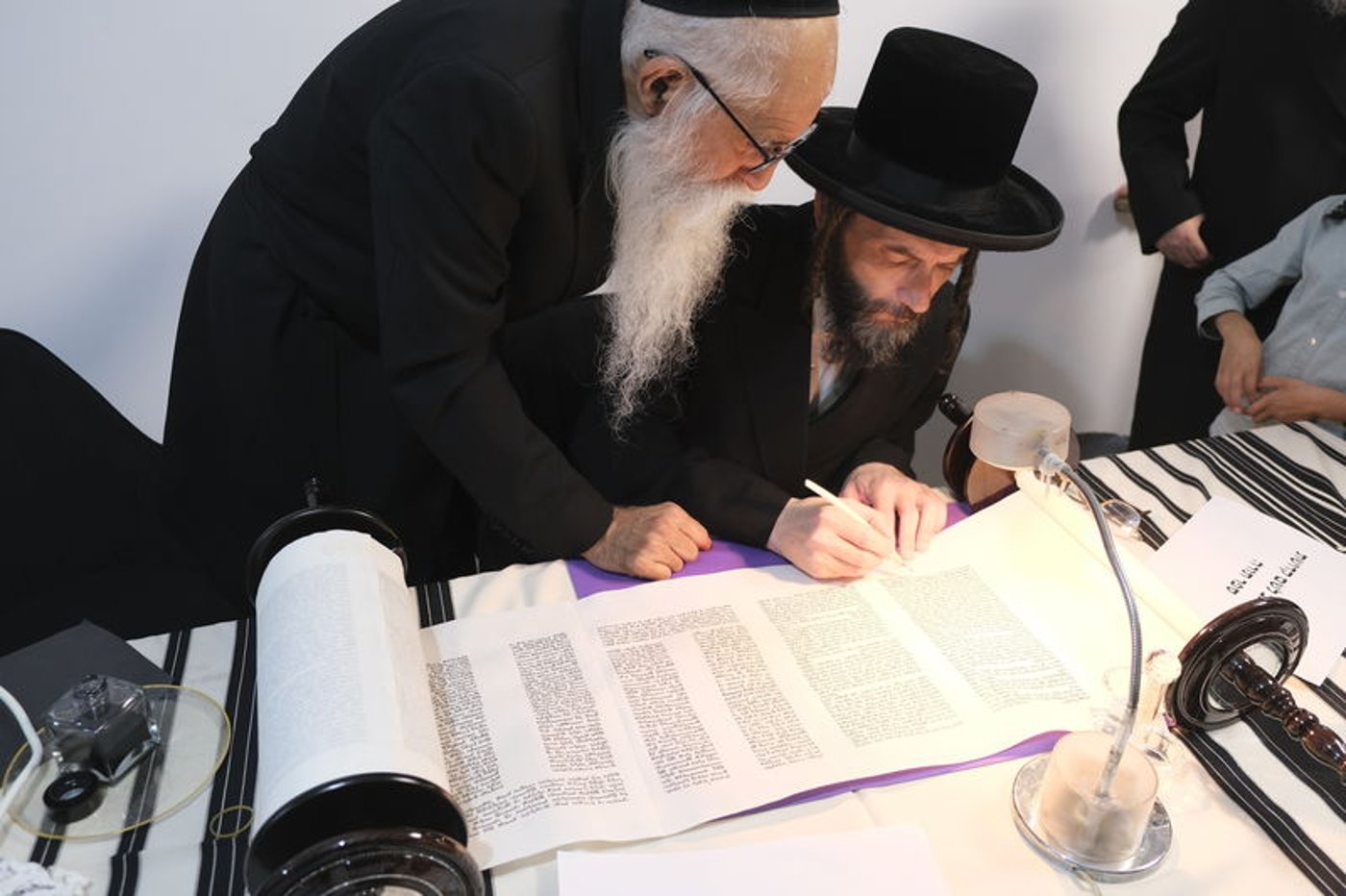 הכנסת ספר תורה לישיבת ברסלב לבעלי תשובה 'נשמת ברסלב'