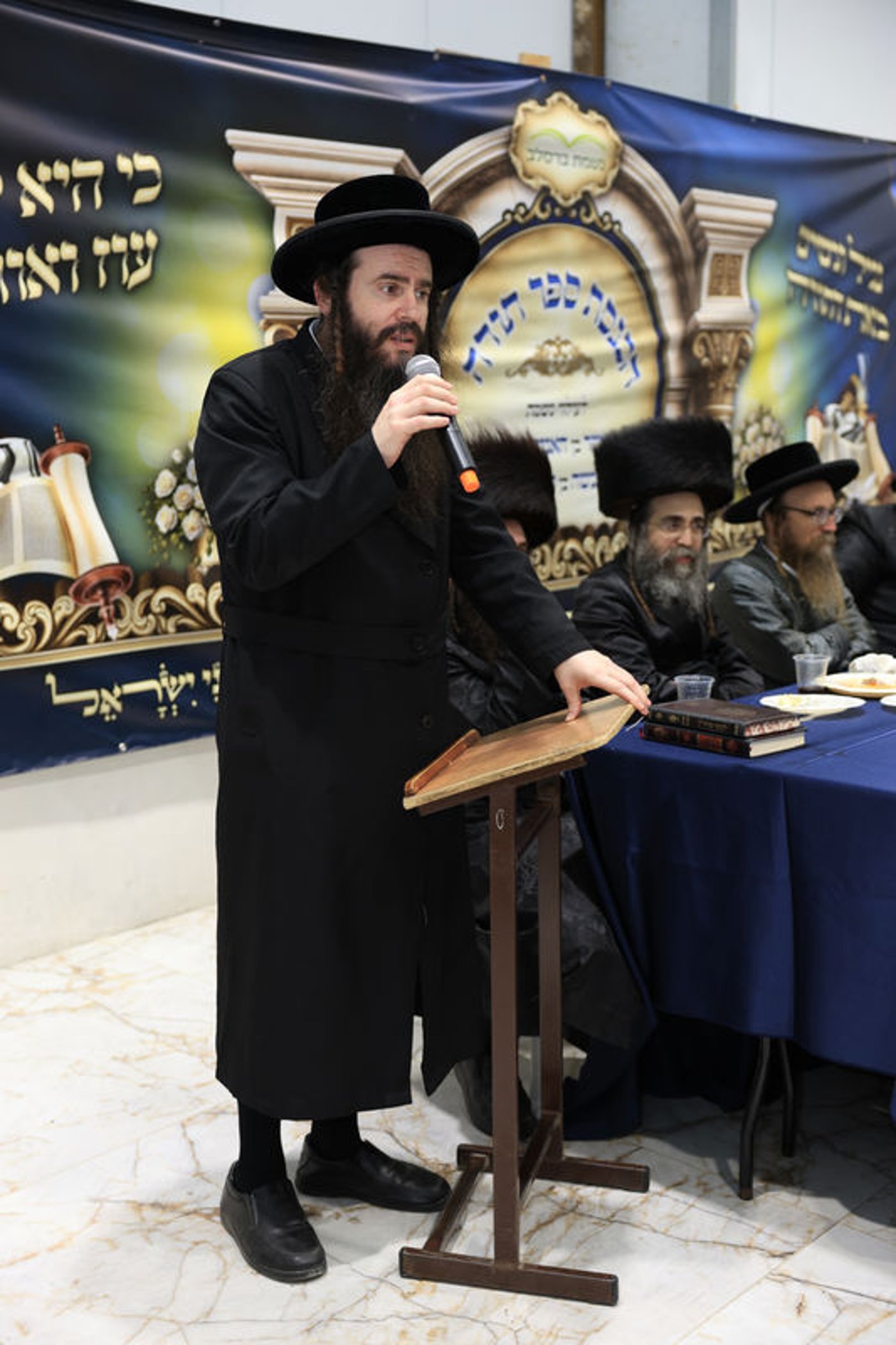 הכנסת ספר תורה לישיבת ברסלב לבעלי תשובה 'נשמת ברסלב'